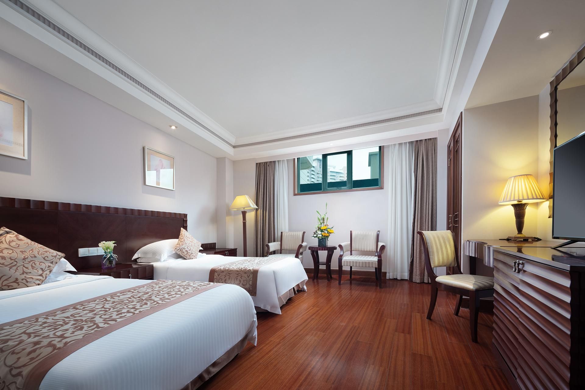 Standard Twin Beds Room