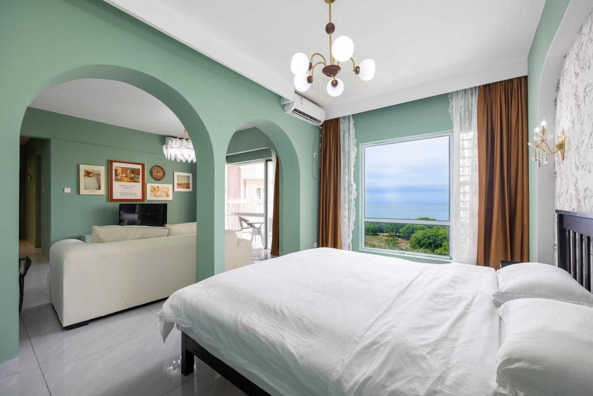 Deluxe One-Bedroom Apartment with Sea View