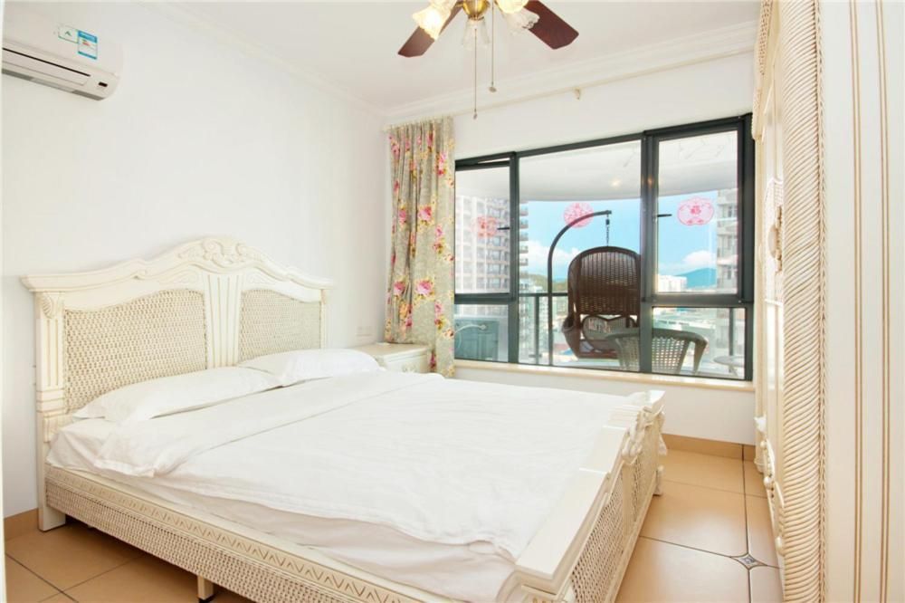 One-Bedroom Apartment with Ocean View