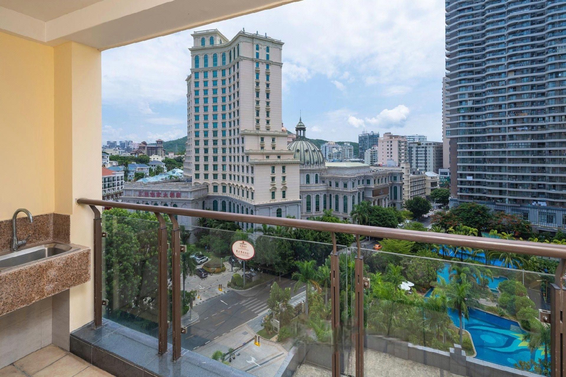 Deluxe Double or Twin Room with Pool View