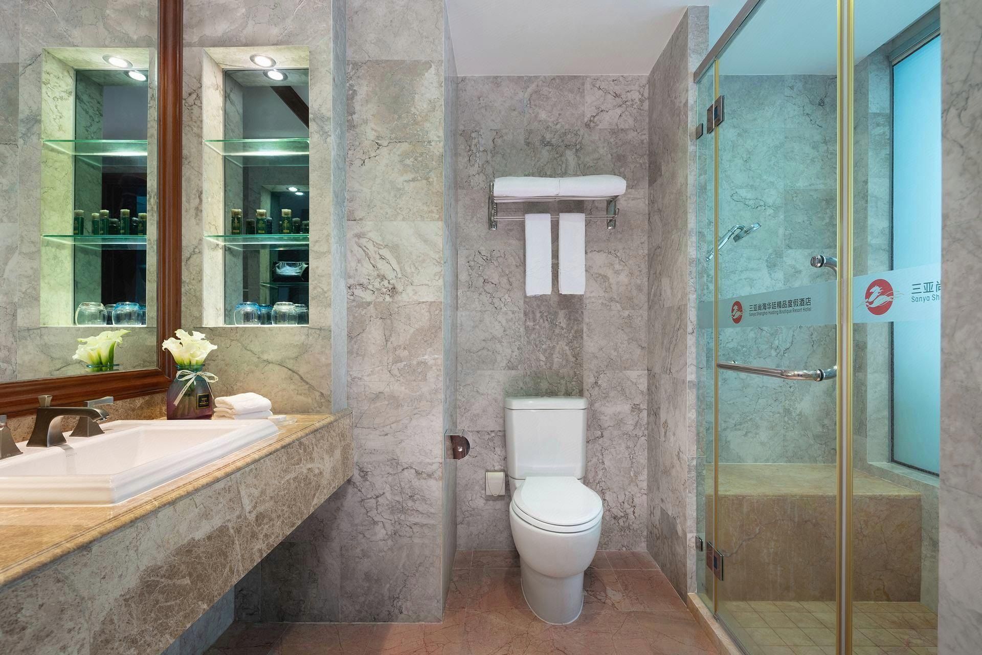Deluxe Double or Twin Room with Pool View