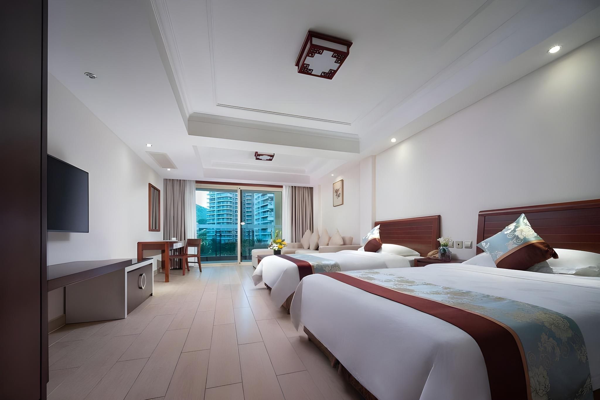 Double or Twin Room with Partial Sea View