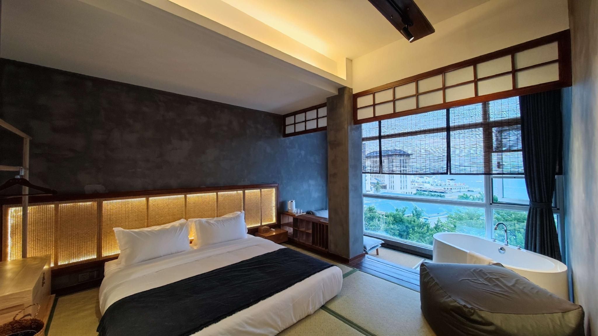 Ocean View King