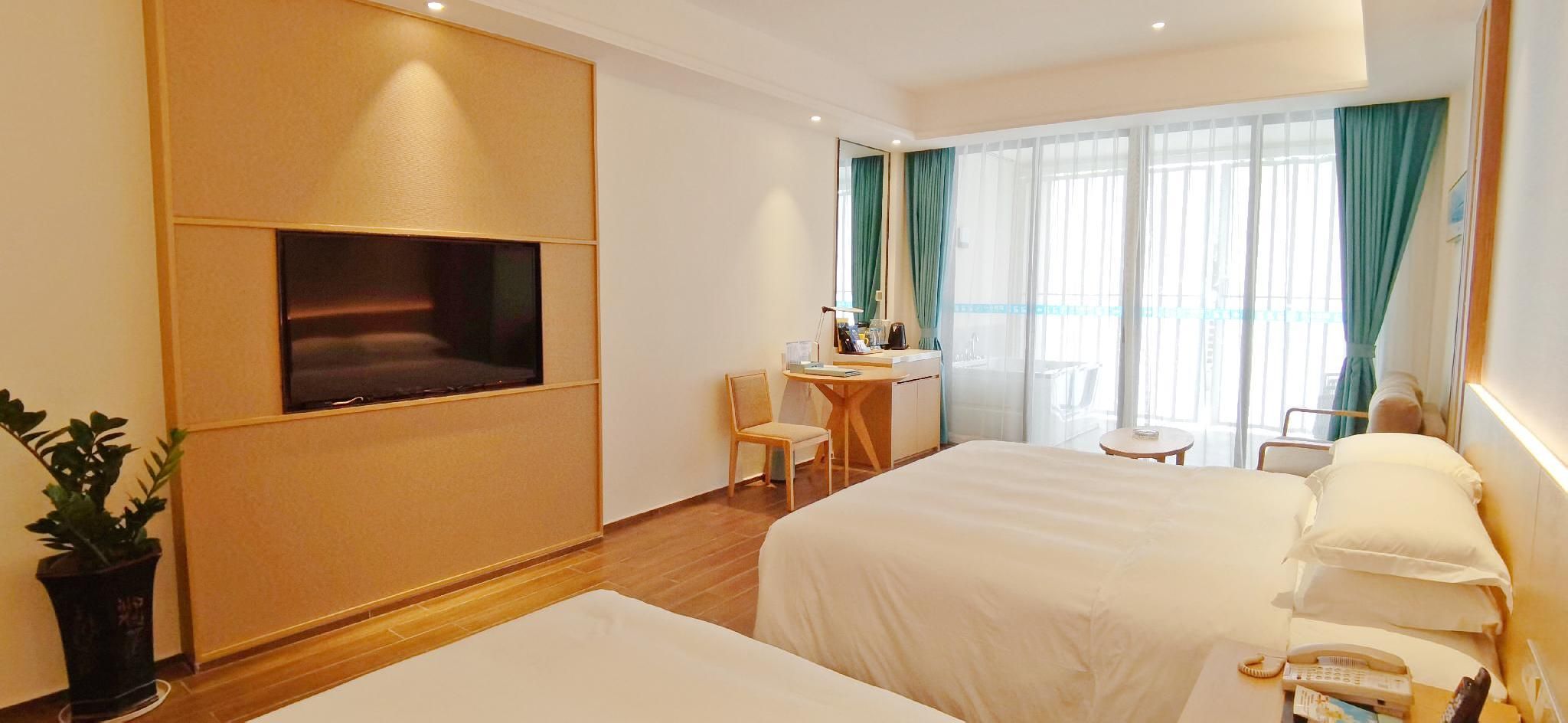 Deluxe Garden Triple Room