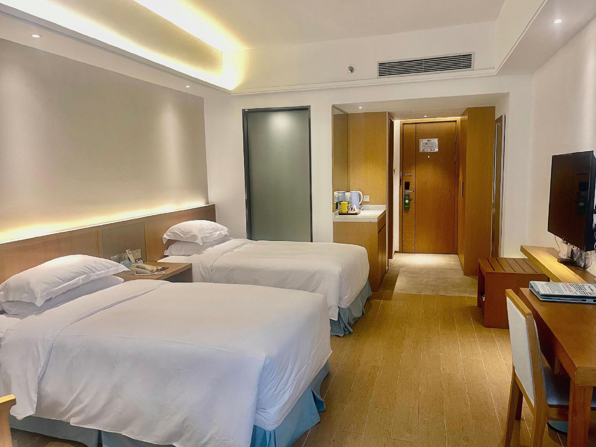 Elegant Sea View Twin Room