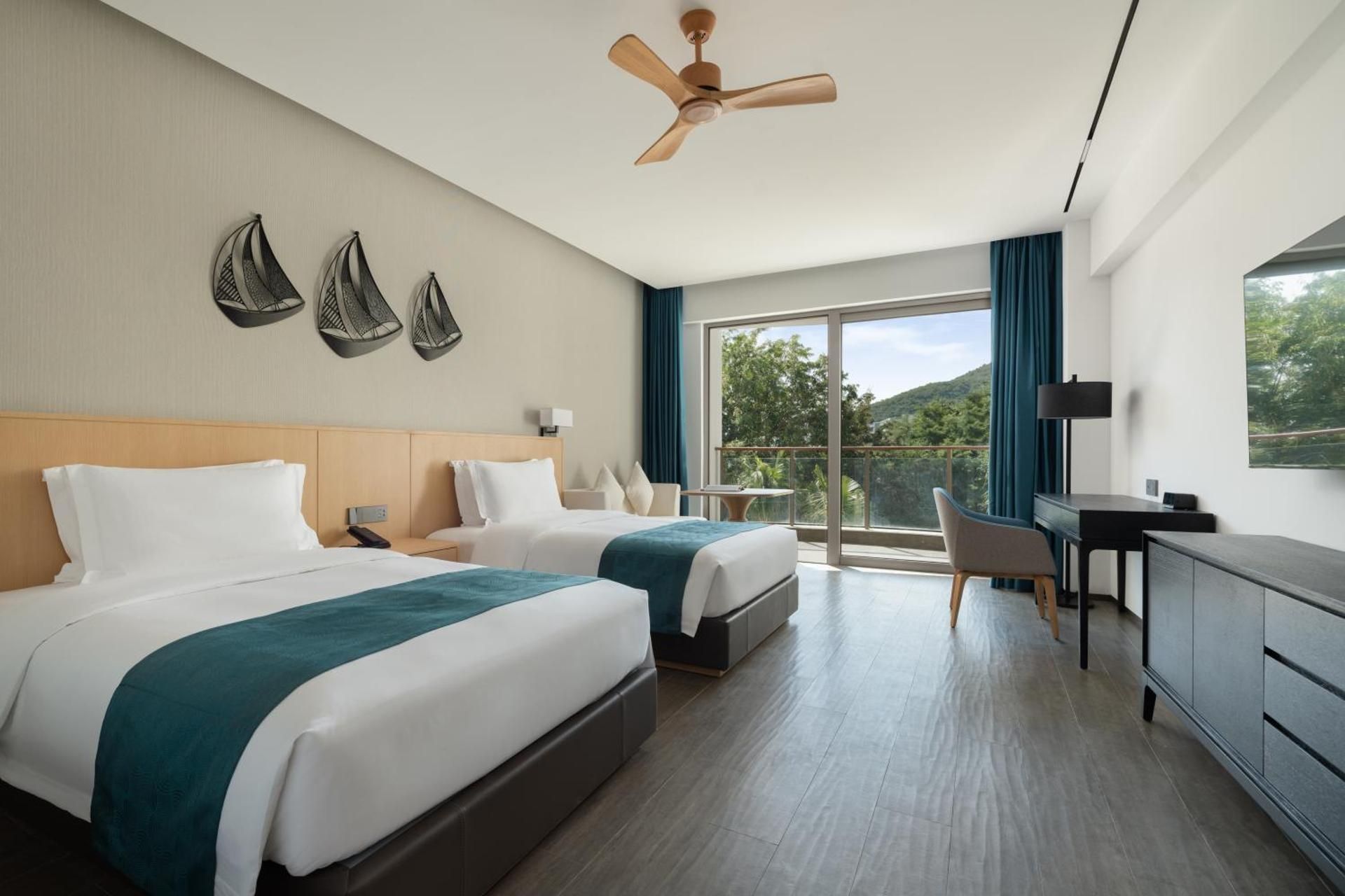 Deluxe Ocean View Twin Room