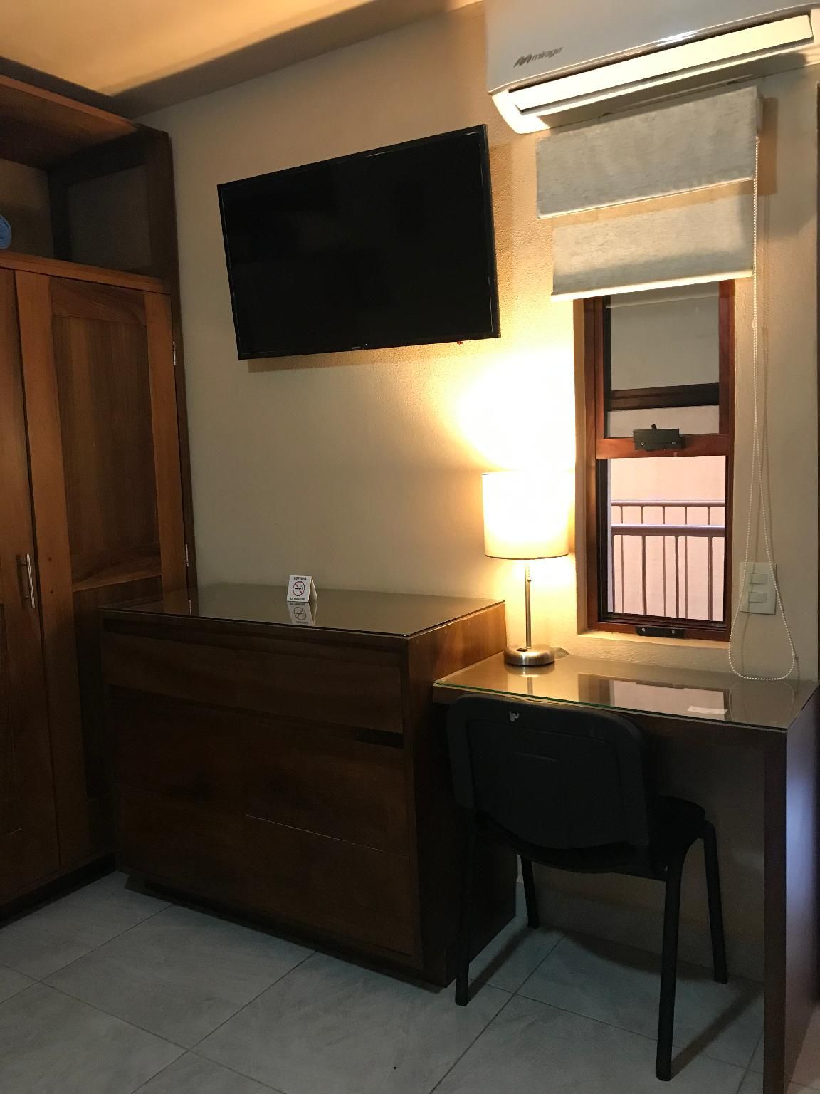 Pacific Inn  Deluxe Twin Room Type A 3