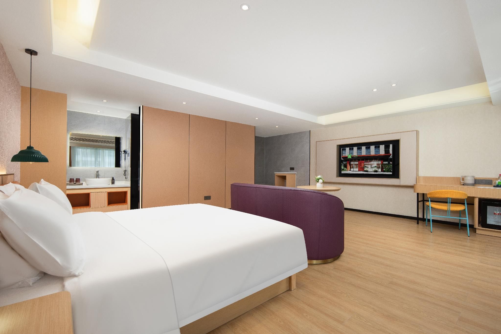 Deluxe Room Queen