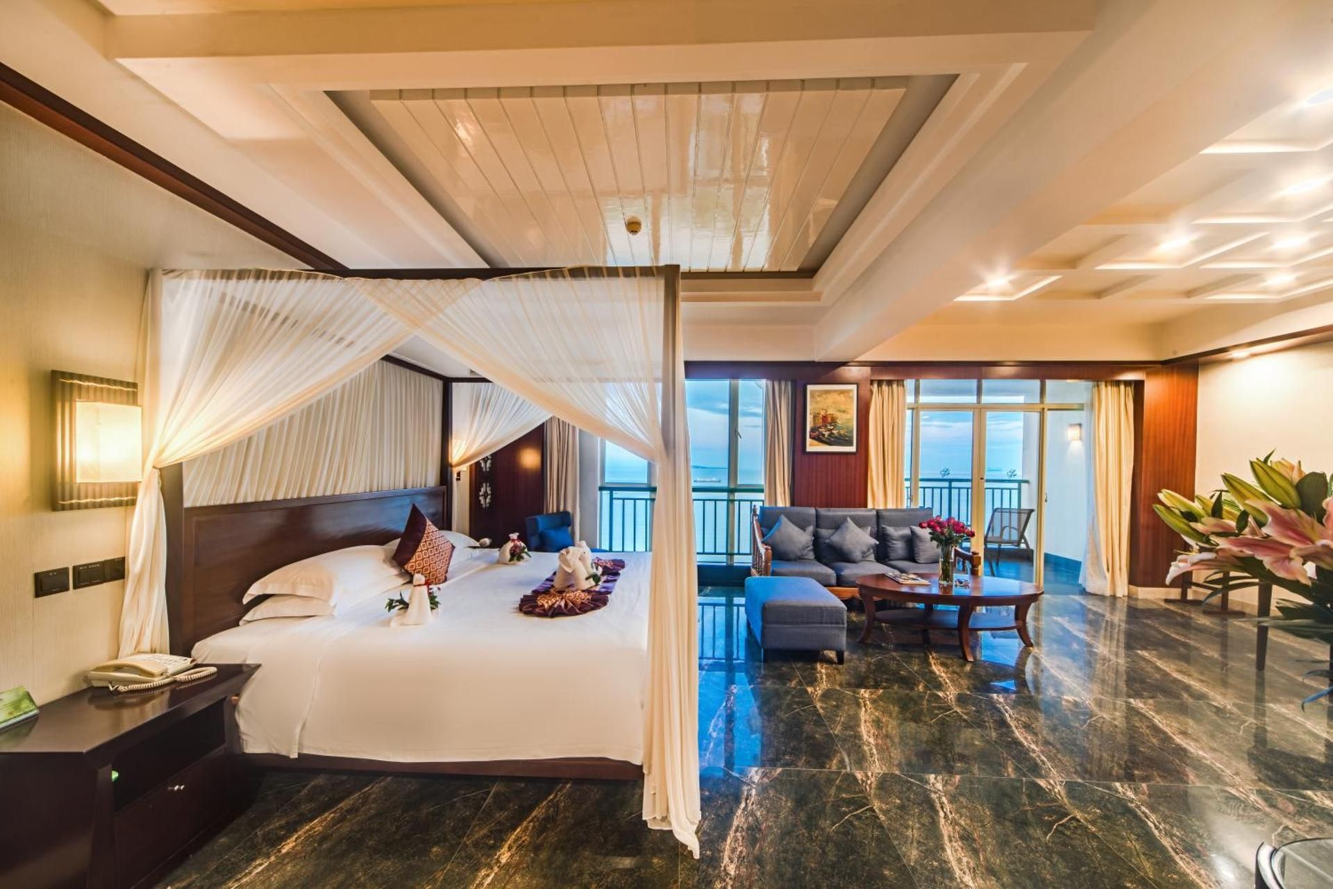 Deluxe Suite Ocean View