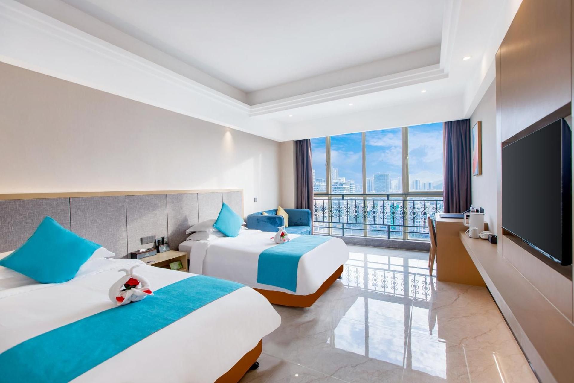 Deluxe City View Twin Room