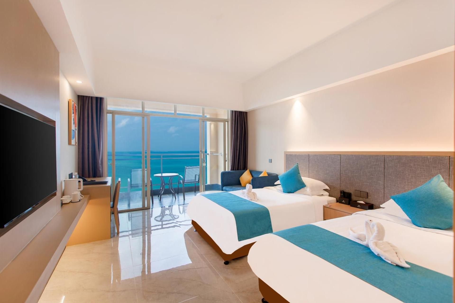 Limited Offer - Deluxe Room with Balcony and Sea View (Seafood barbecue buffet dinner for 2 people)