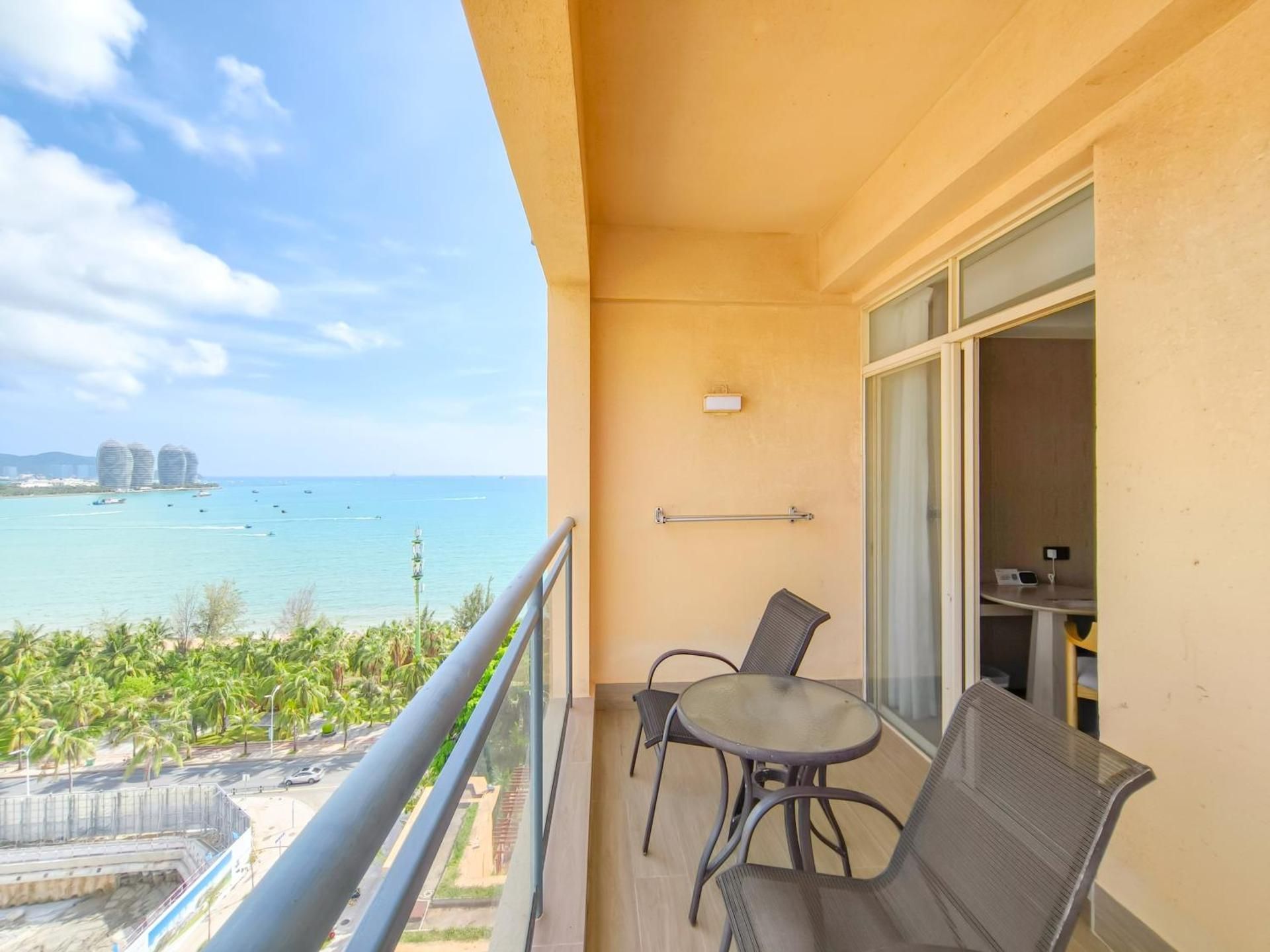 Deluxe Double Room with Side Sea View
