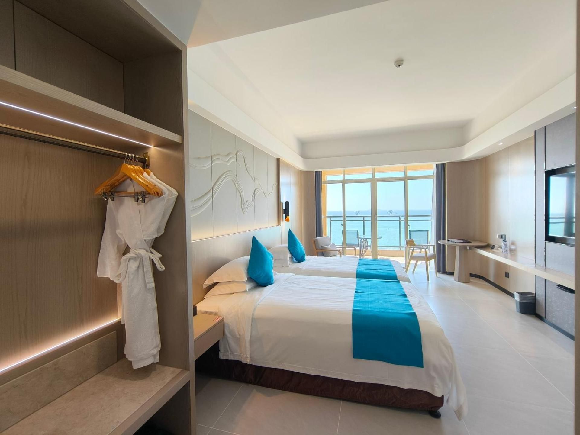 Deluxe Twin Room with Sea View