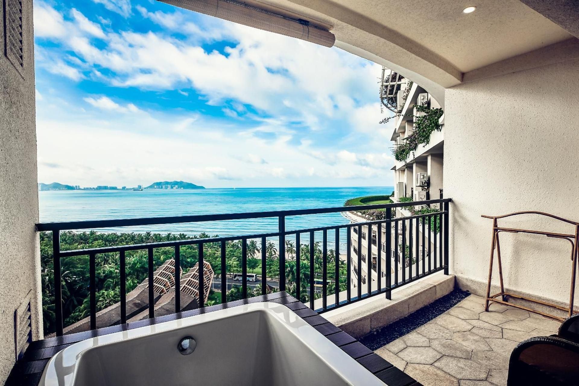 Deluxe Ocean View Room