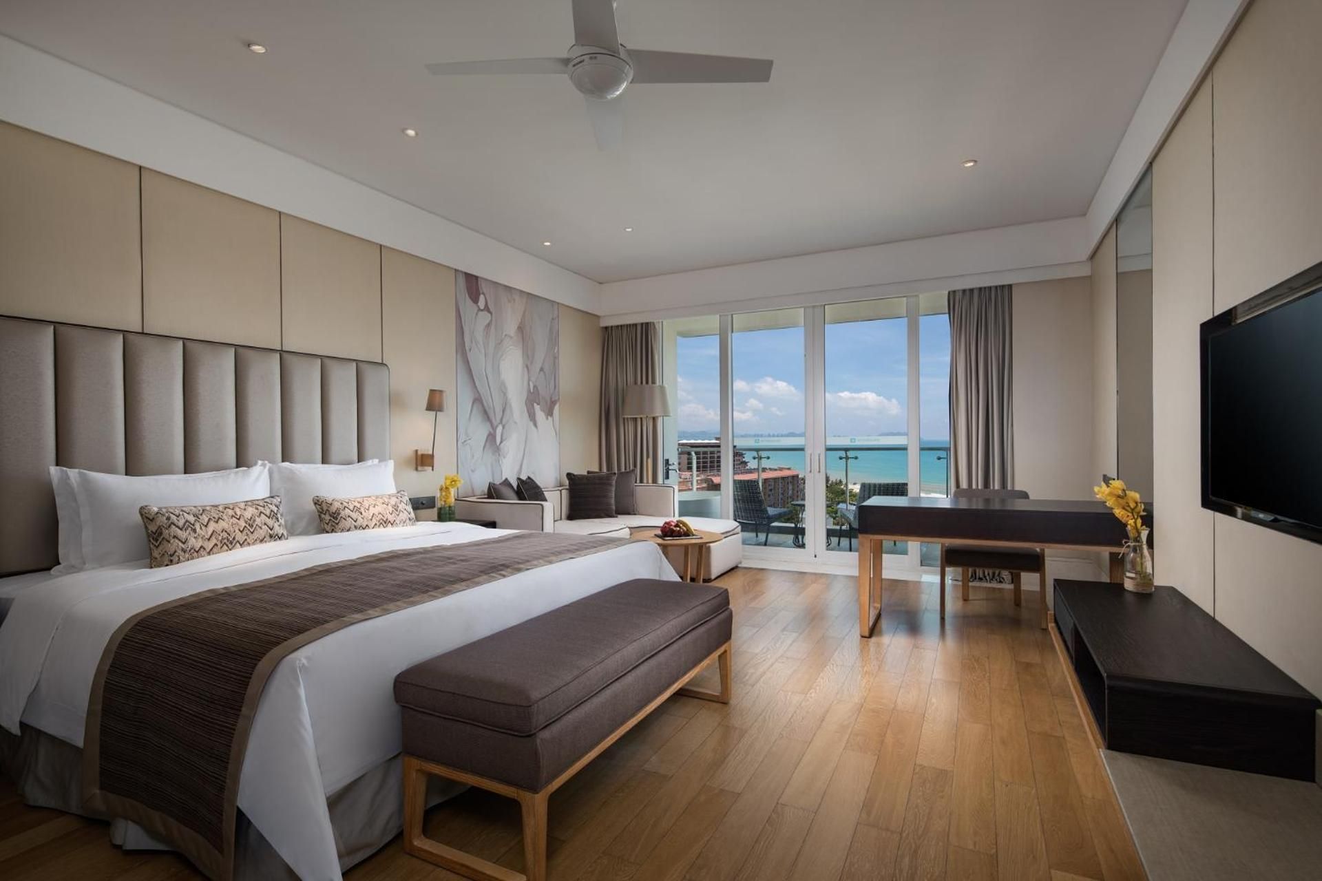 Superior King Room with Ocean View