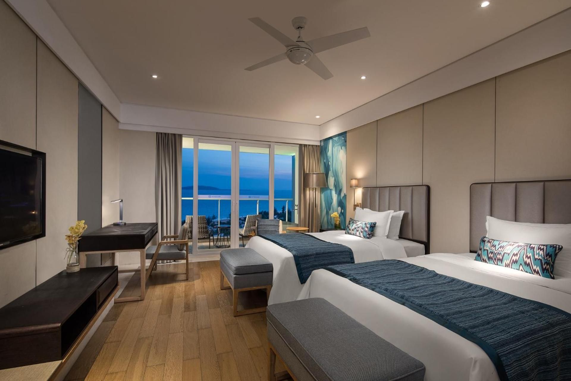 Premium Twin Room with Ocean View
