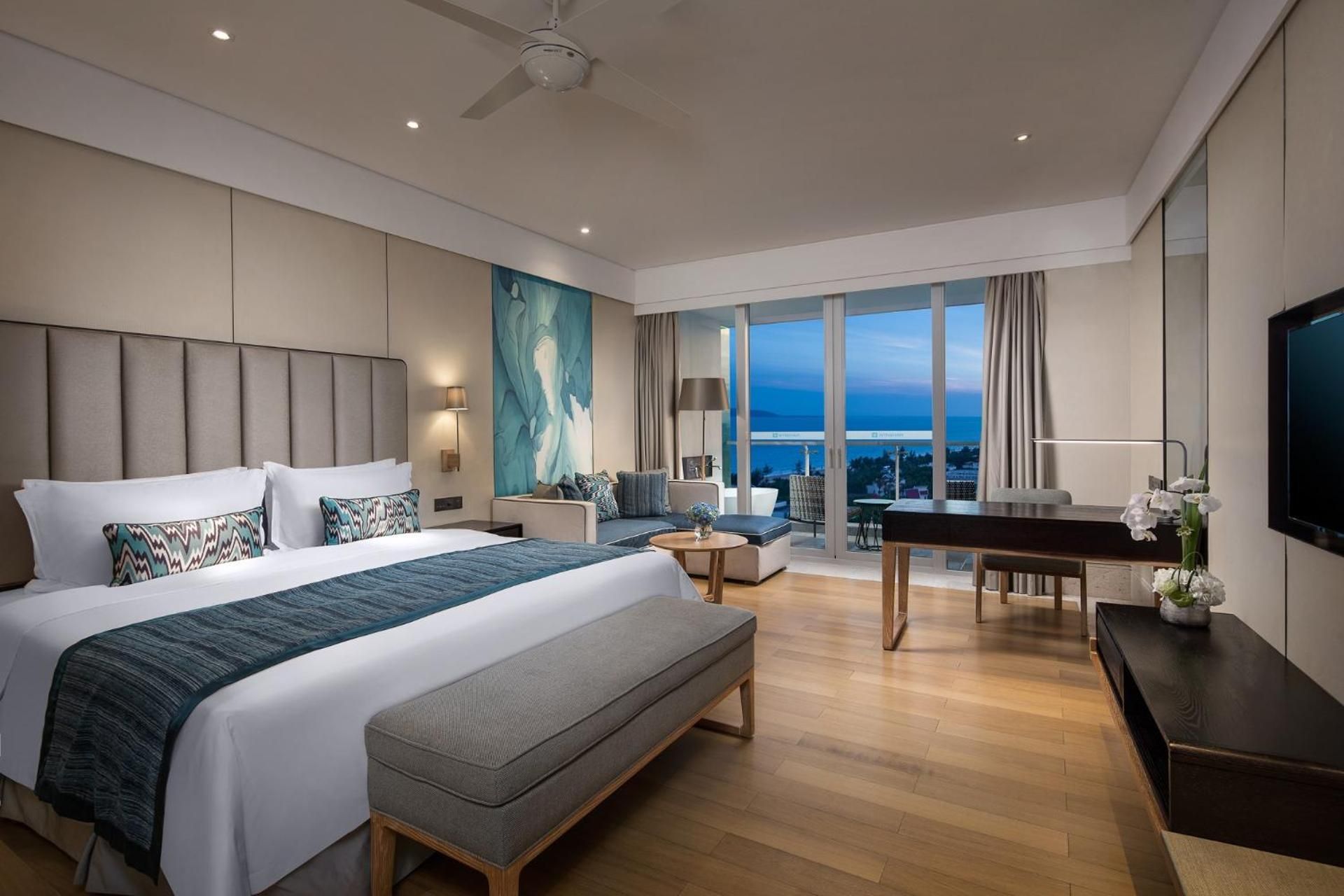 Premium King Room with Ocean View