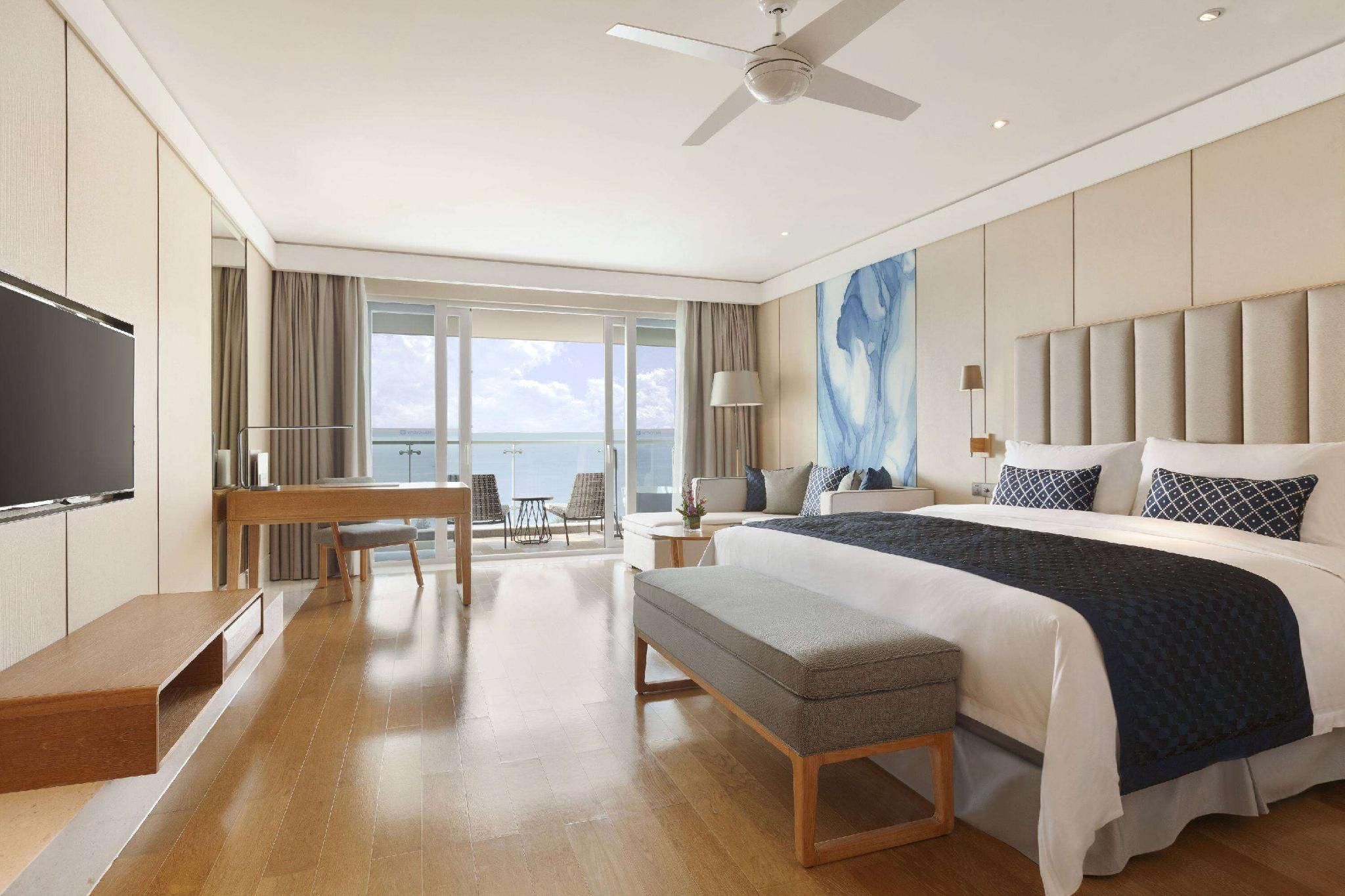 Deluxe Ocean View King Room