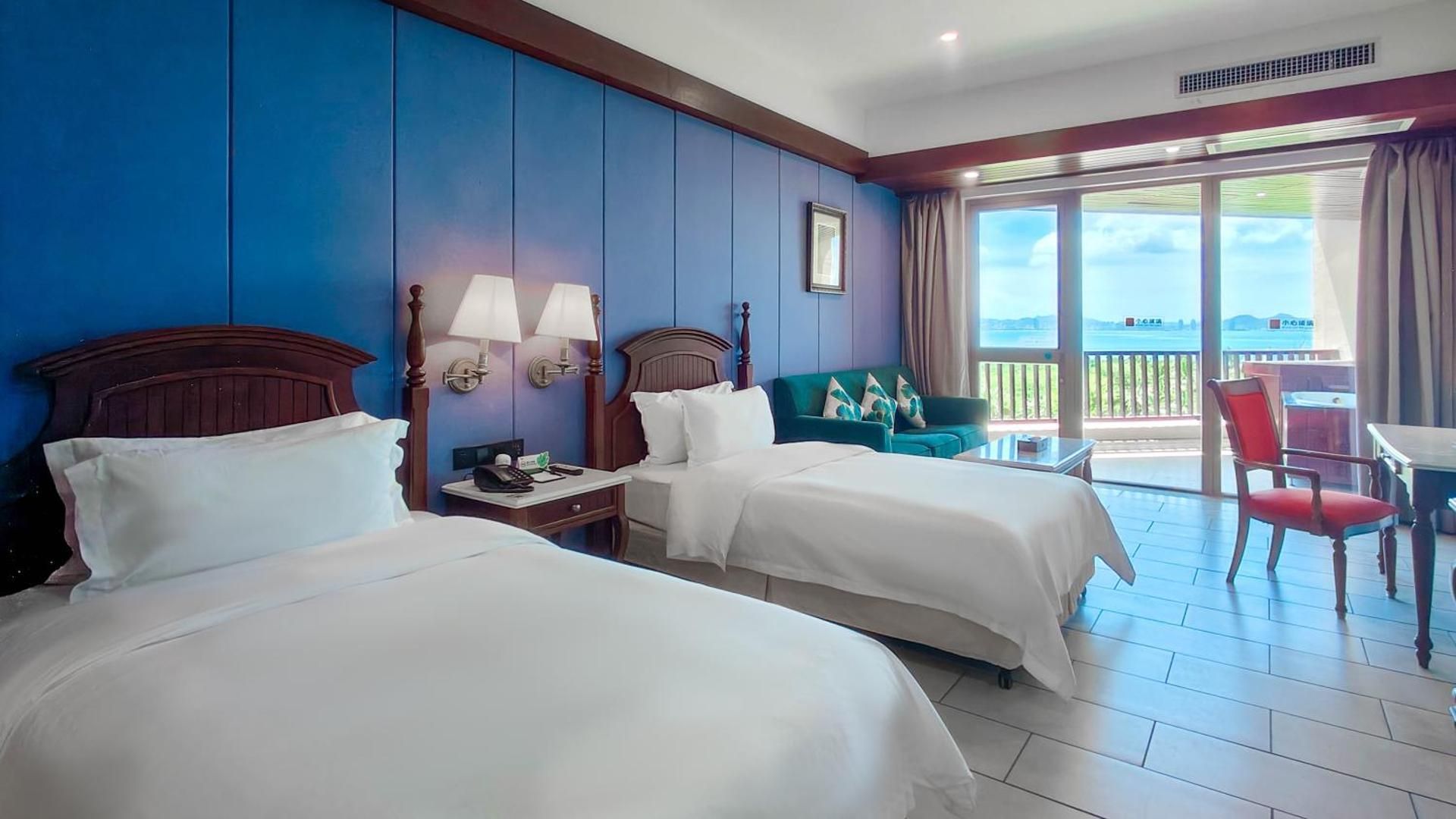 Deluxe Double Room with Balcony and Sea View