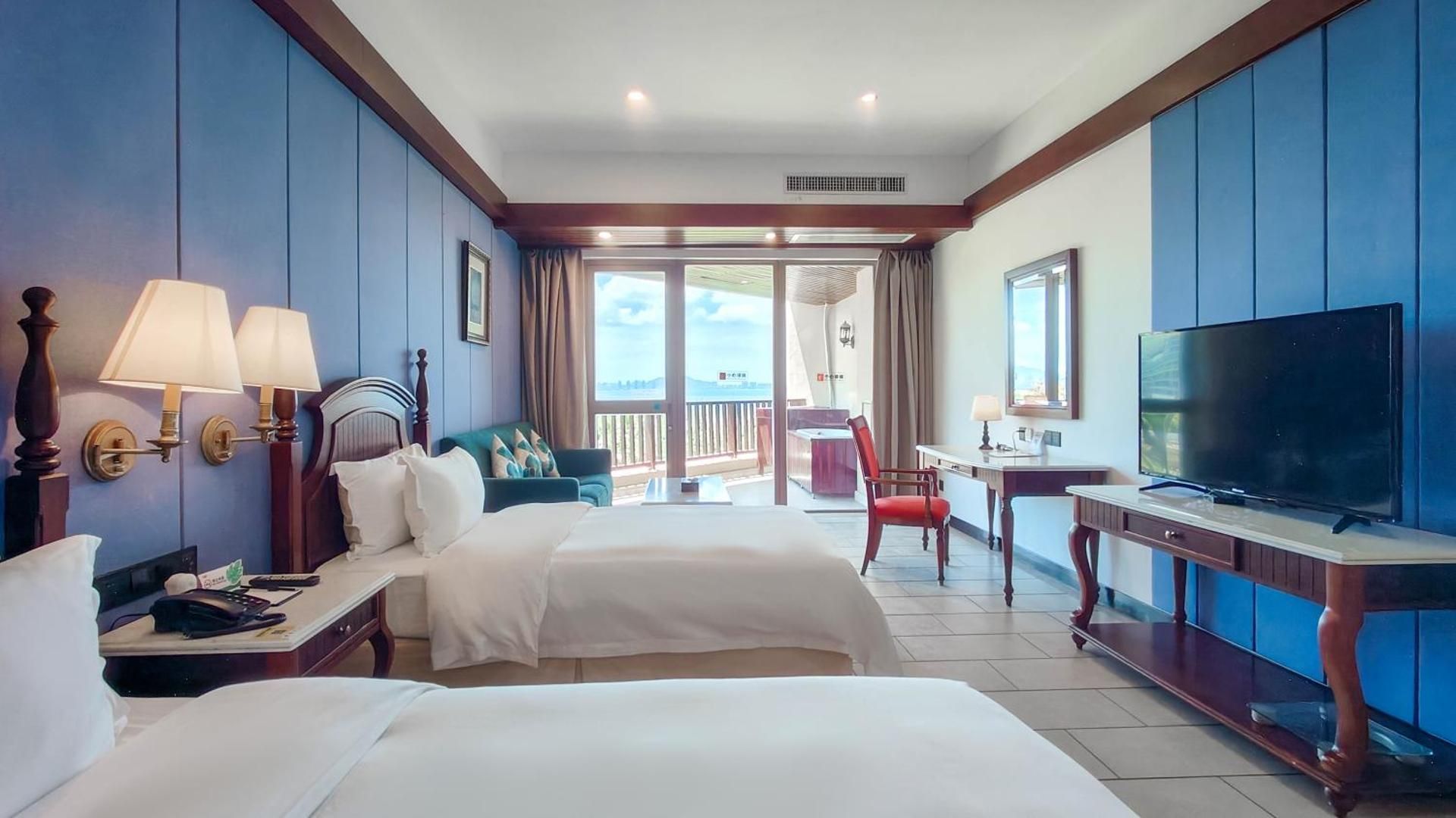Deluxe Double Room with Balcony and Sea View