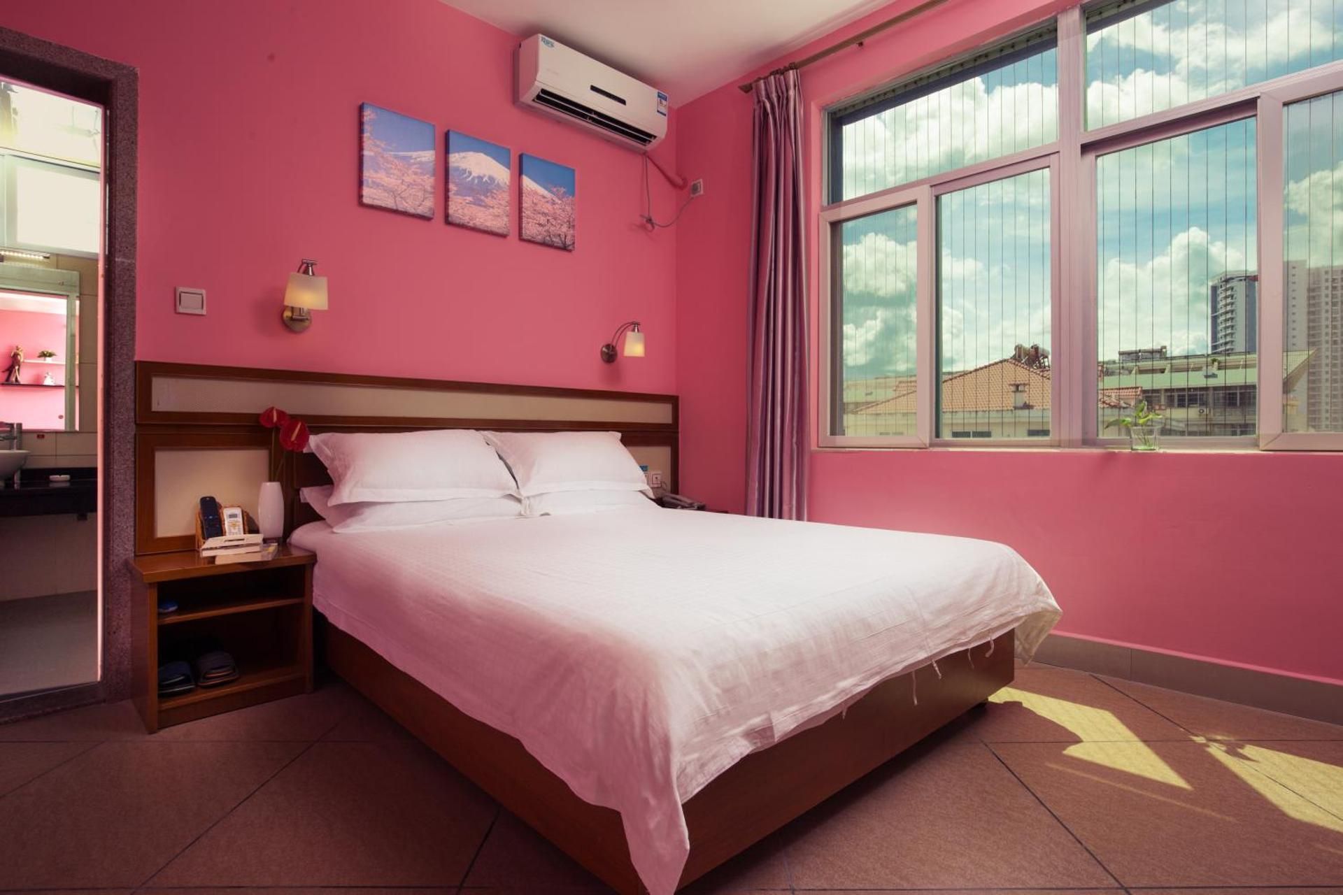 Deluxe Double Room with Shower