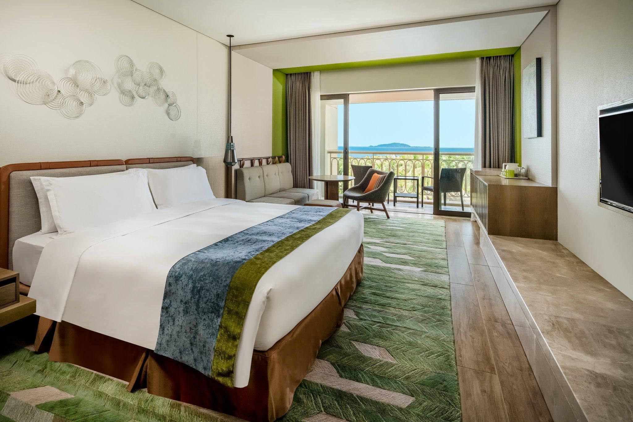 1 King Premium Ocean View High Floor