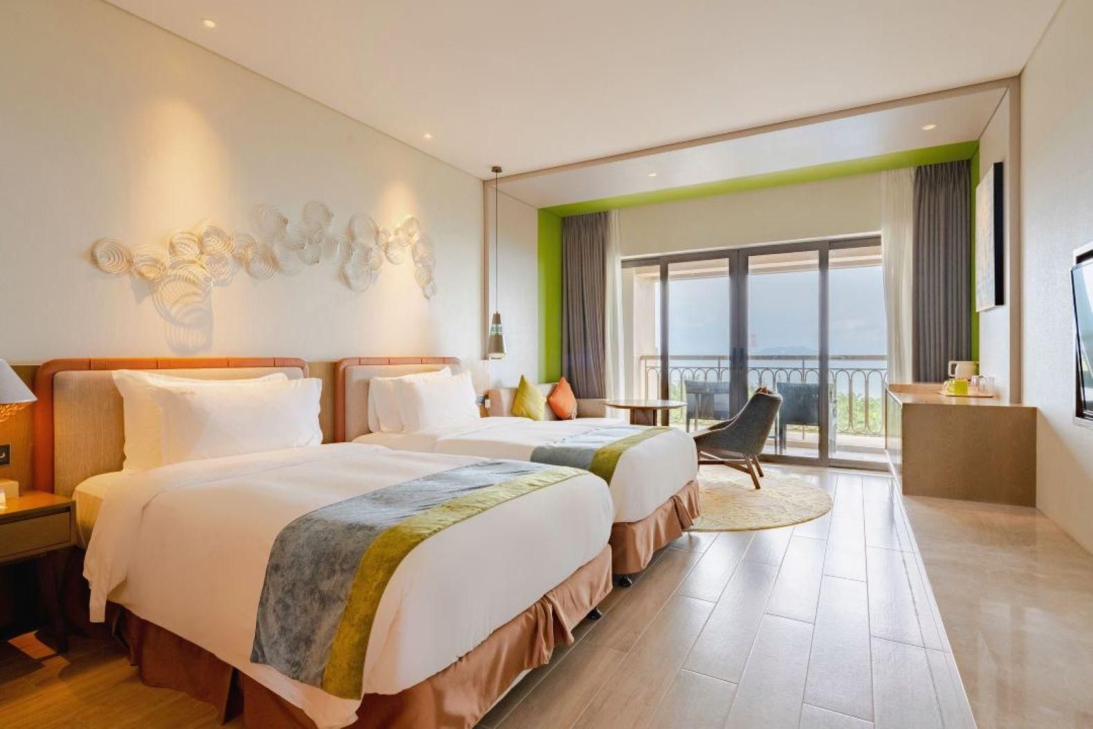 2 Double Beds Standard Ocean View