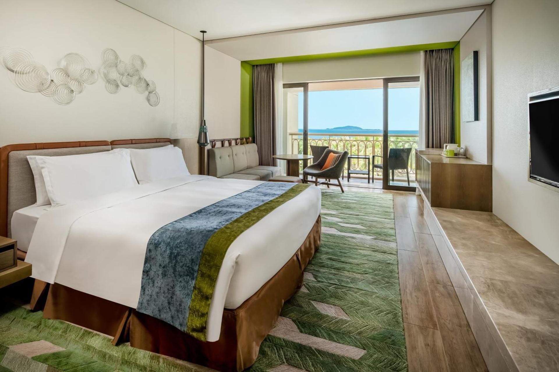 Deluxe King Room
