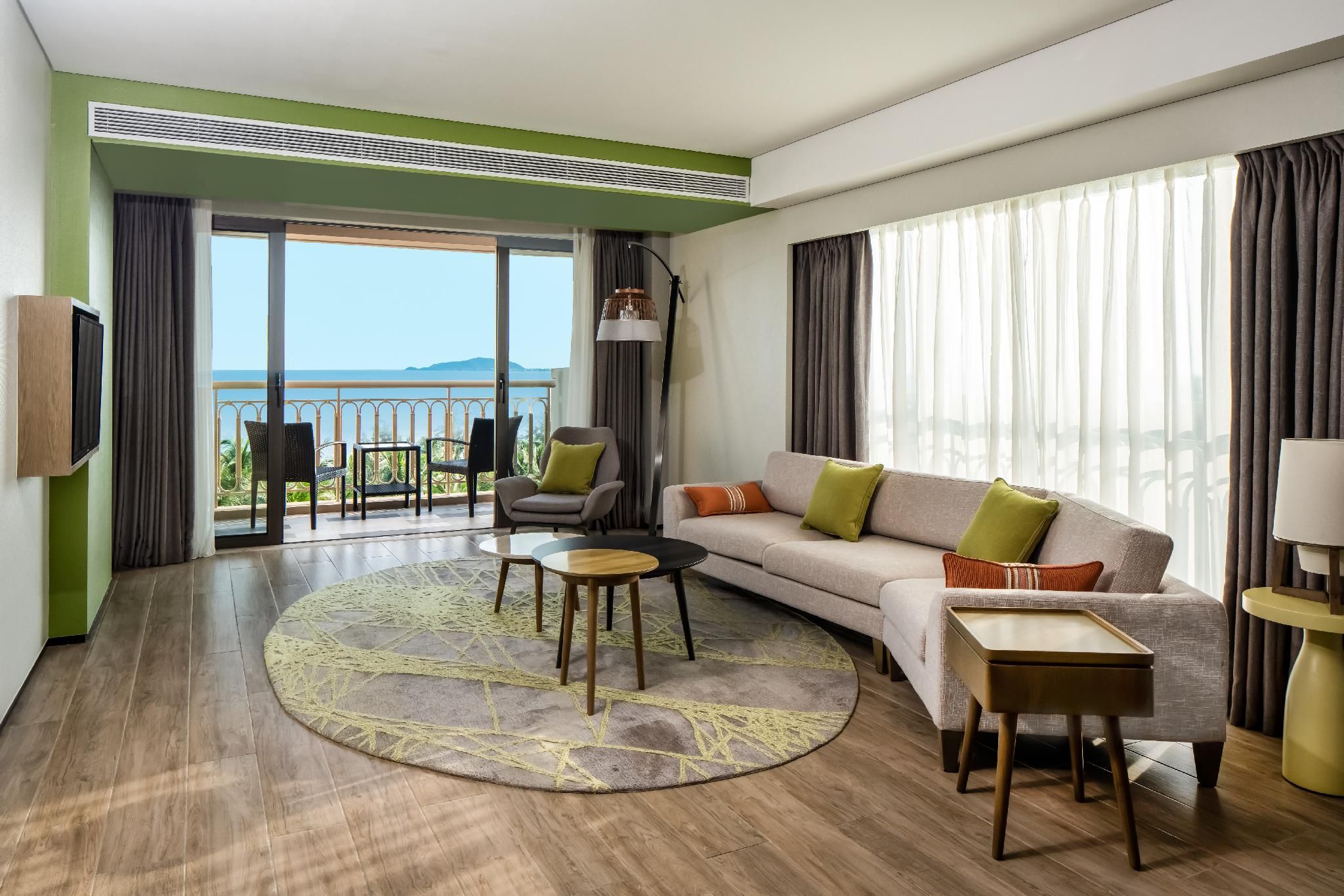 One Bedroom Suite Sea View 1 King 1 Double