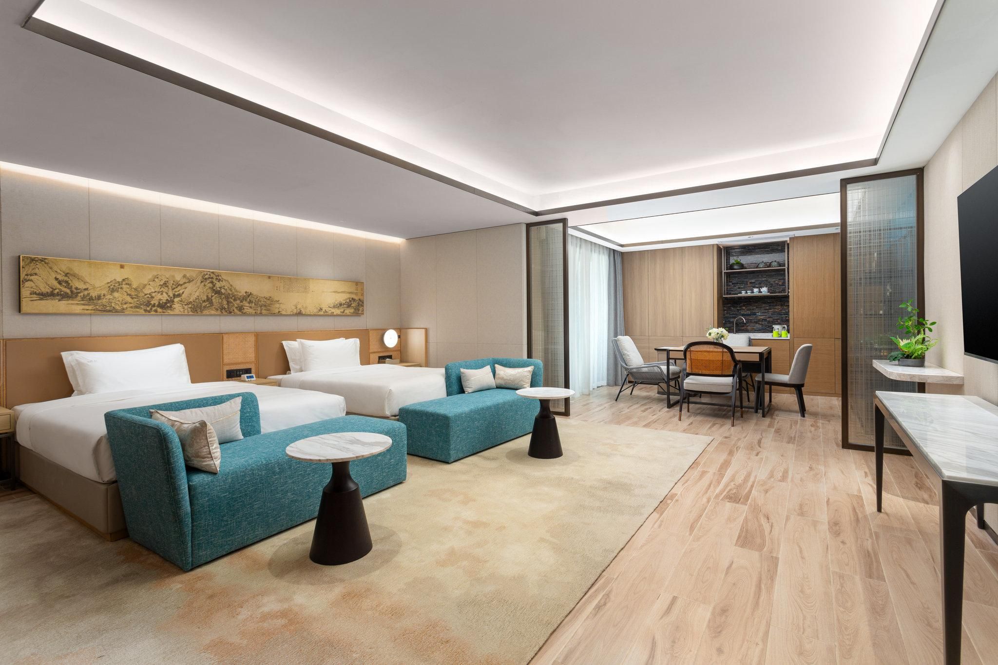 3 King 2 Twin 4 Bedroom President Suite Oceanfront