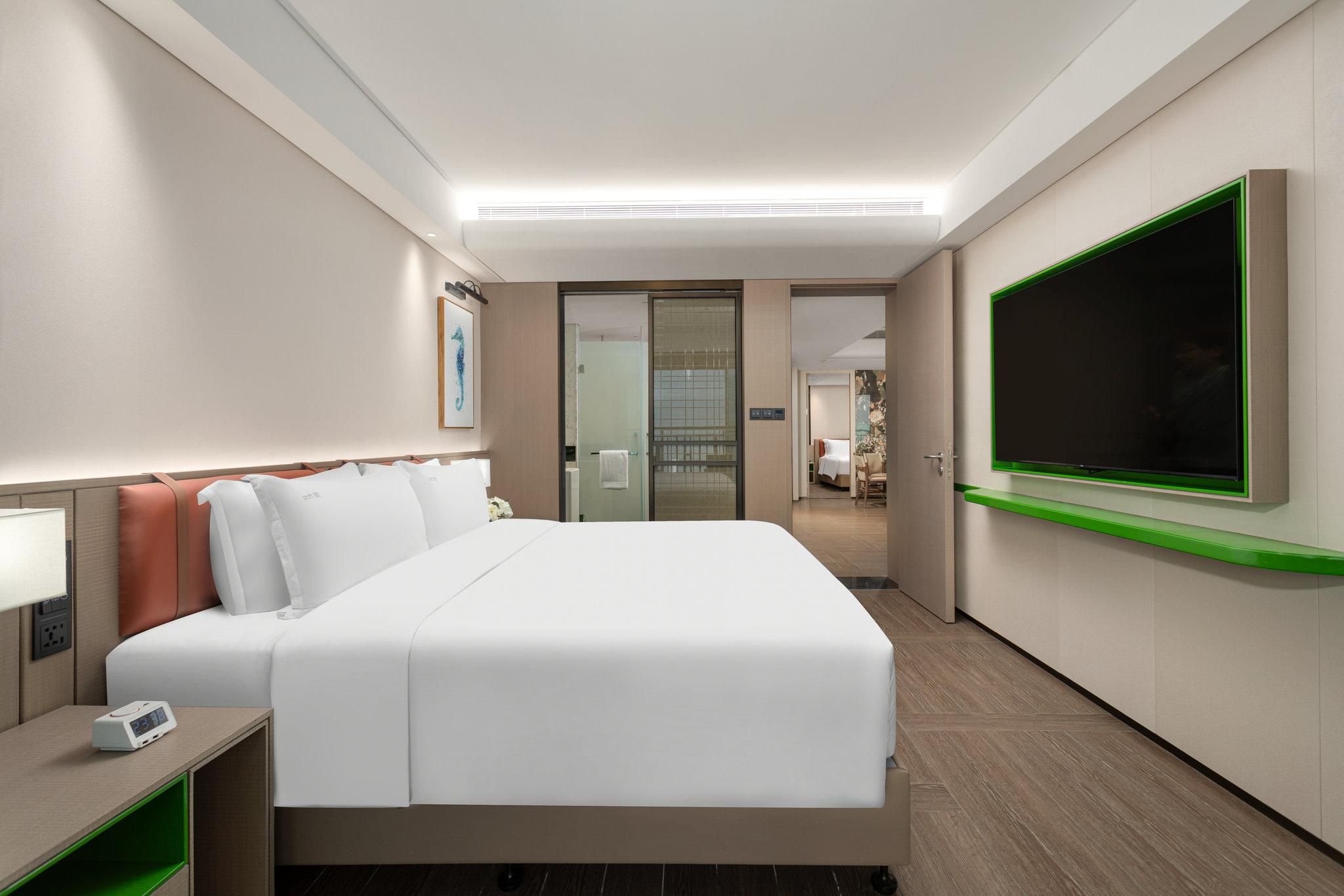 3 Bedroom Suite 2 King 1 Double