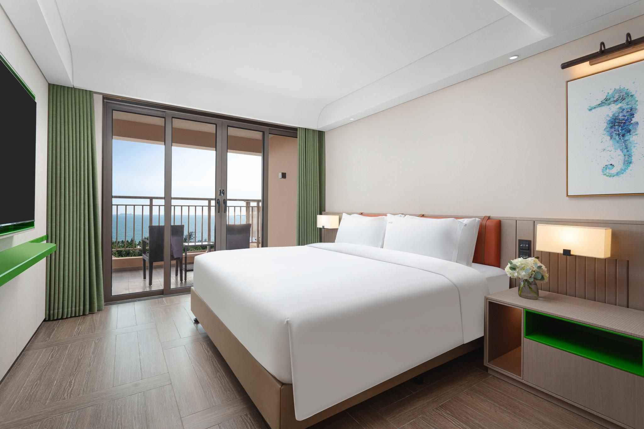 3 Bedroom Suite Ocean View High Floor 2 King 1 Double