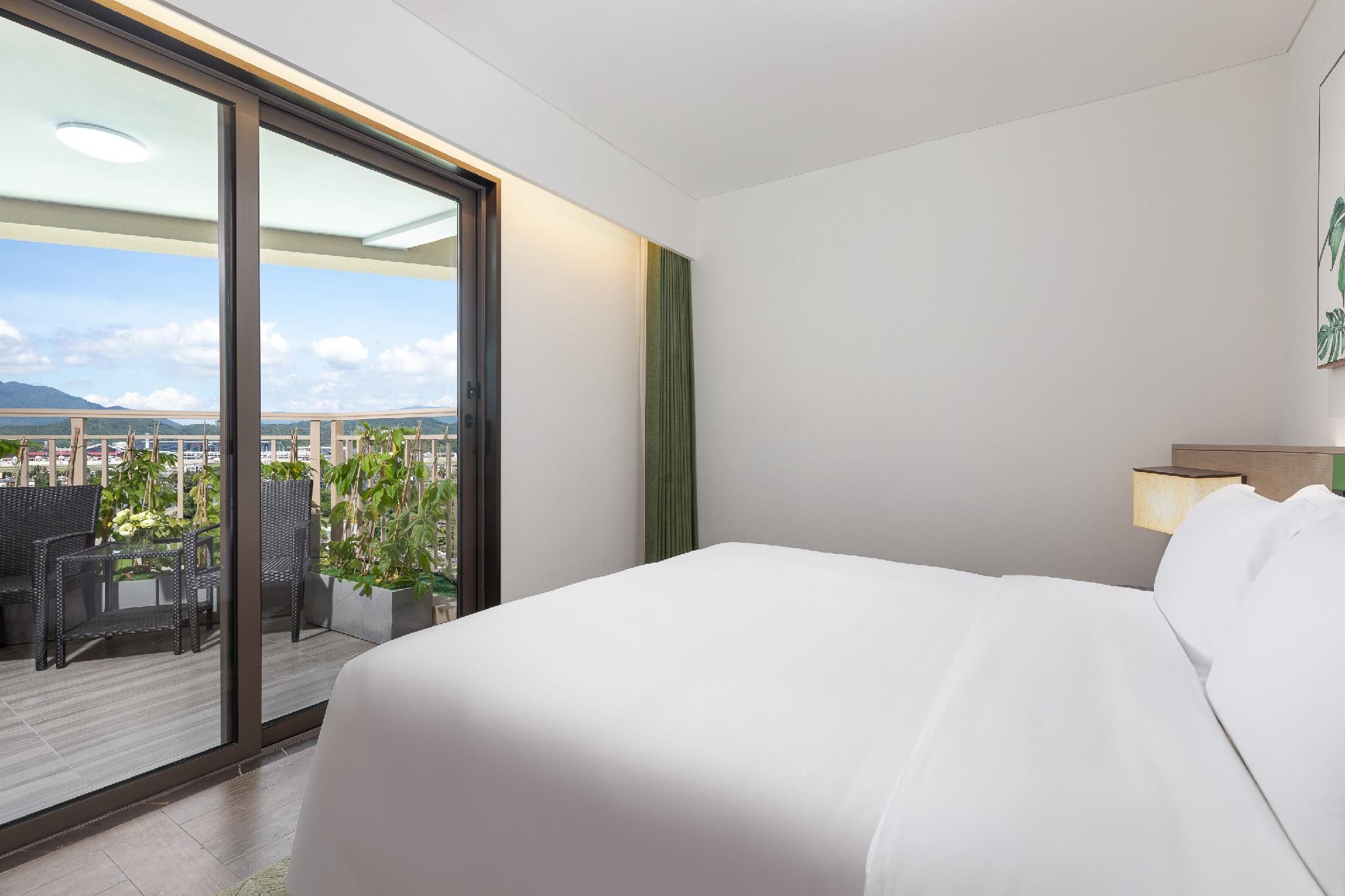 1 King 1 Bedroom Suite