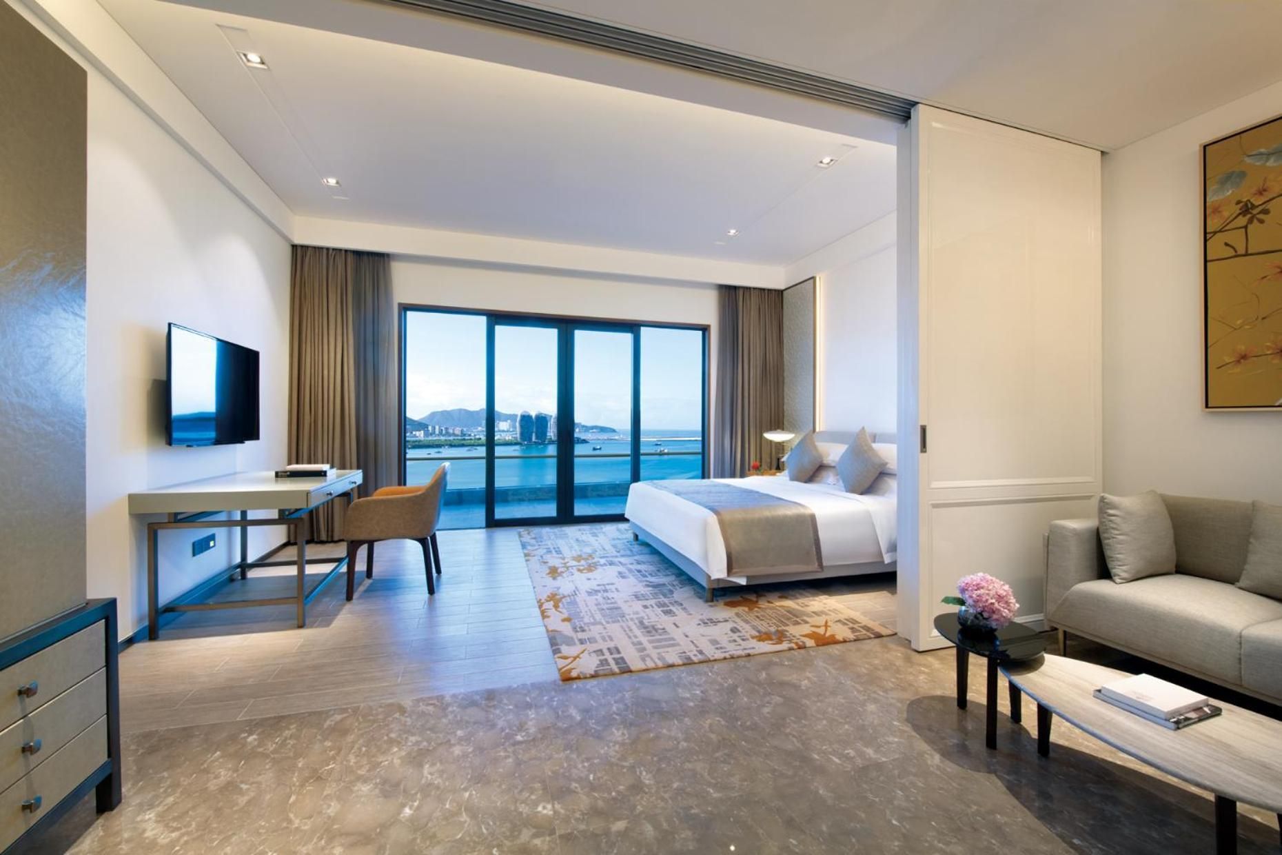 Premium Queen or Twin Room with Sea View