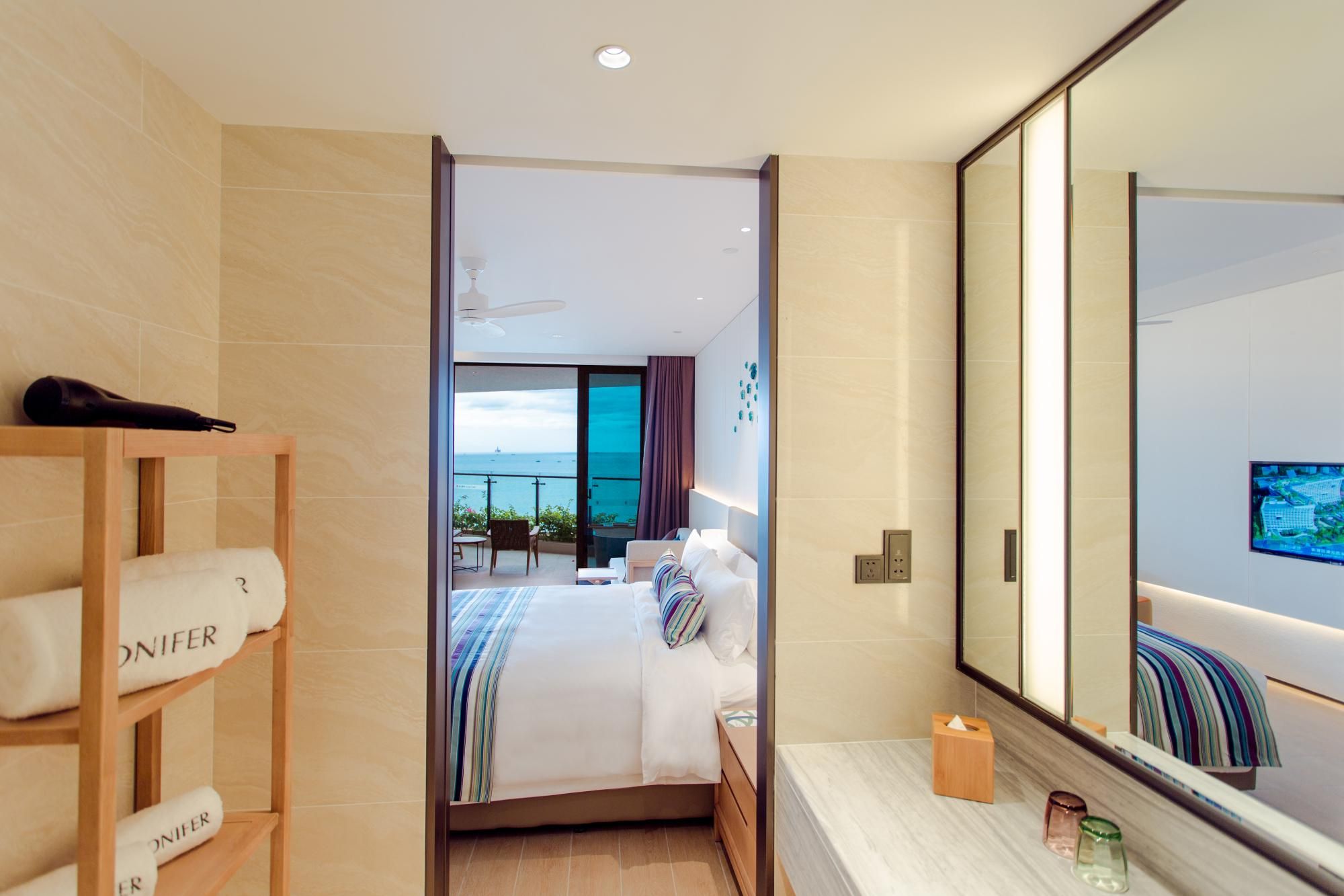 King Panoramic Ocean View Room