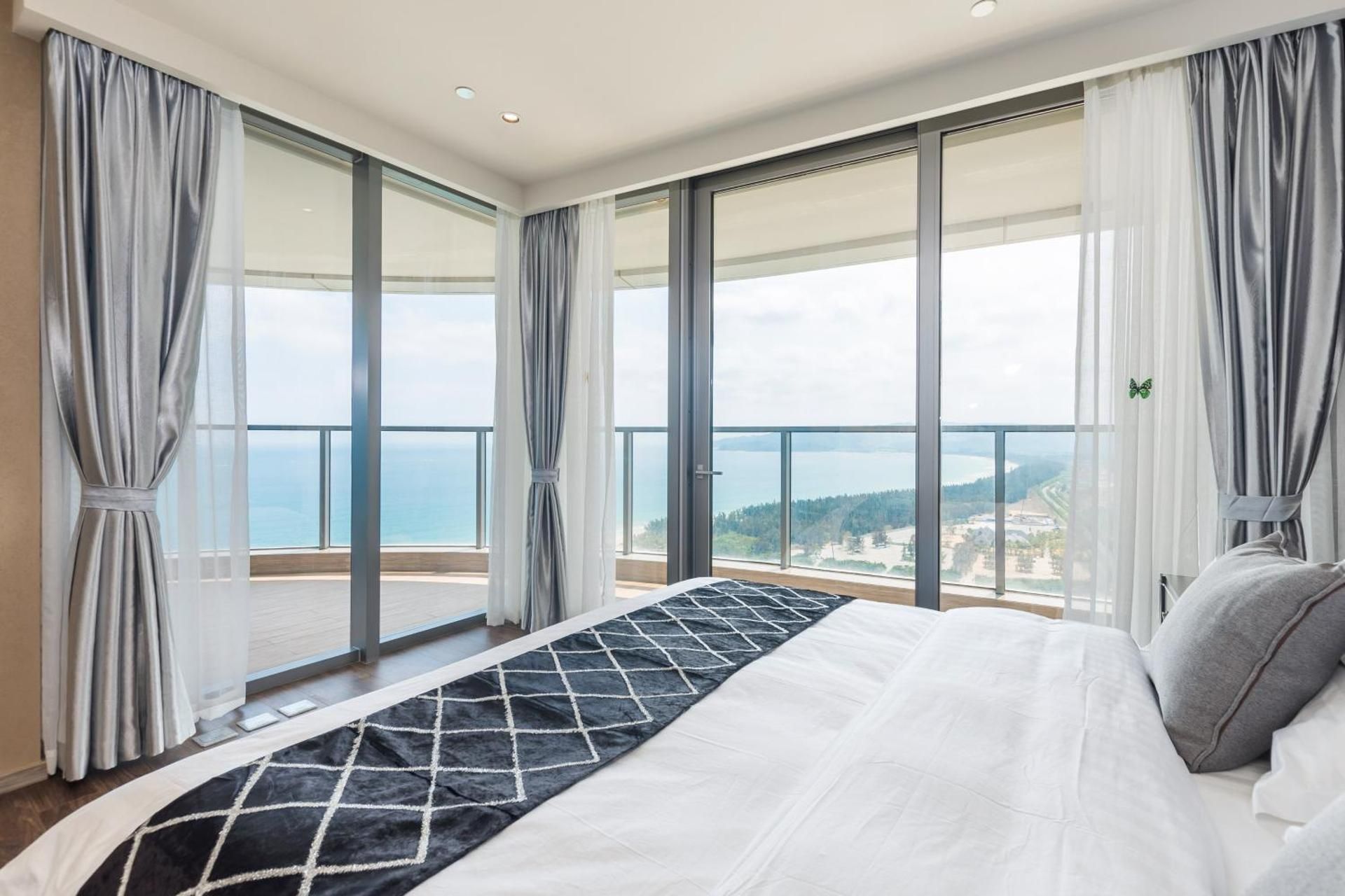 Standard Condo 3 Bedroom