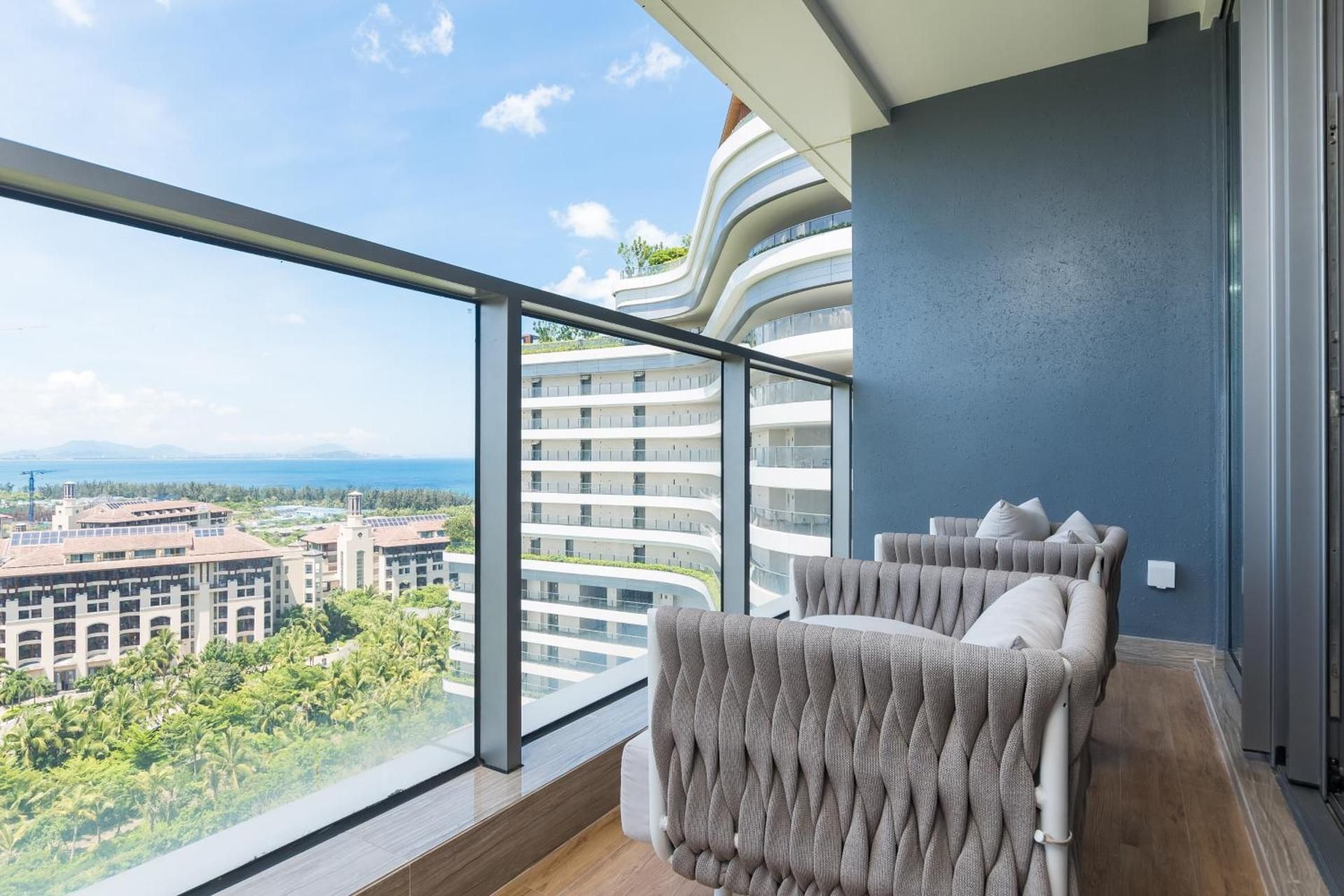 Family Room with Sea View