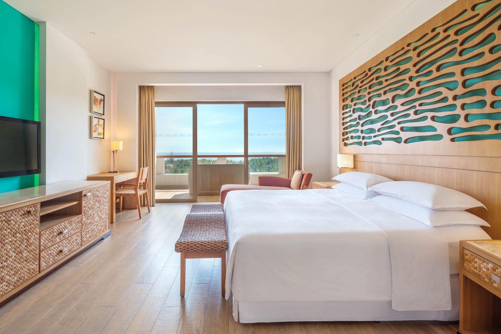 2 Bedroom Suite, Bedroom 1: 1 King, Bedroom 2: 2 Twin, Sea view, Balcony