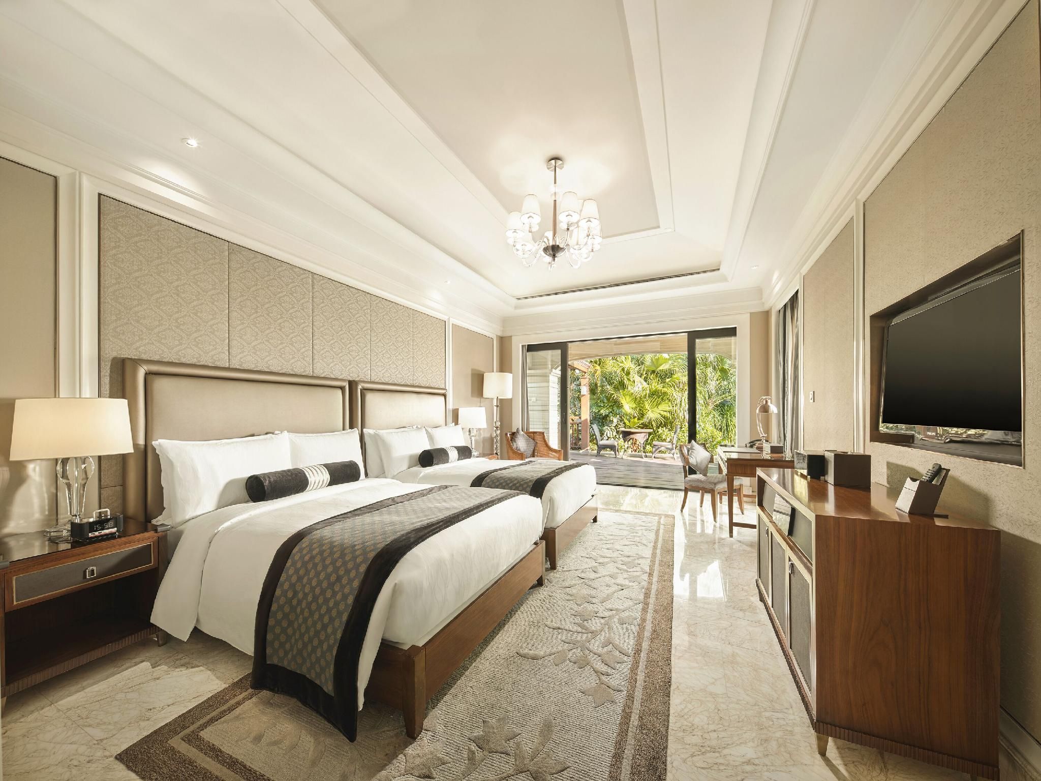 2 Bedrooms Beach Front Pool Villa