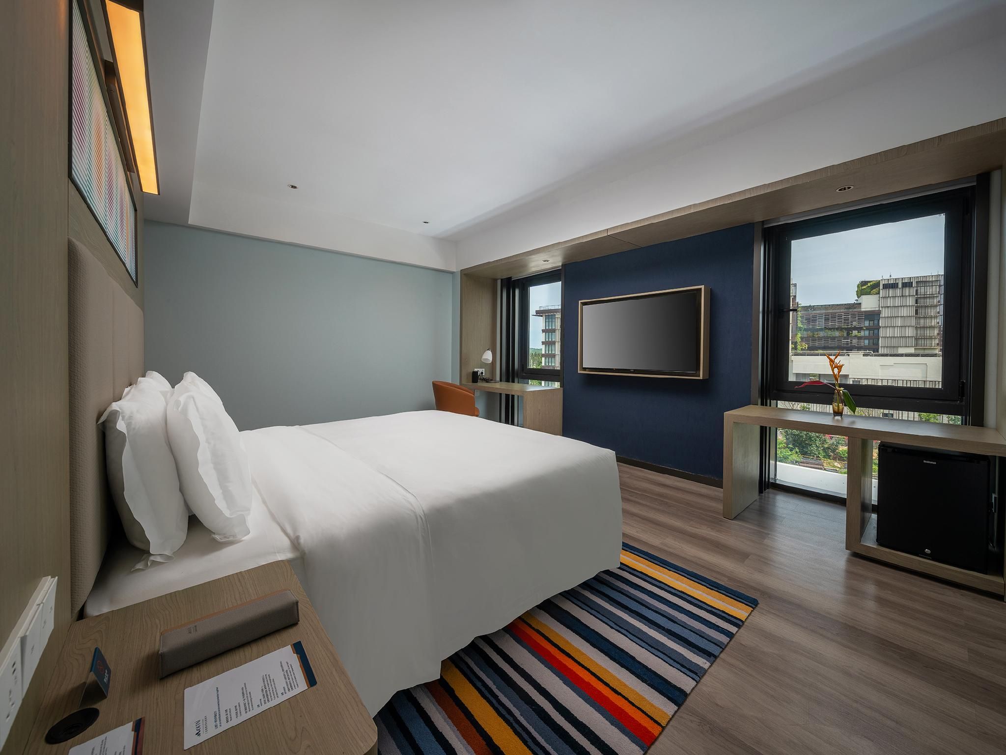 Superior Garden View Queen Room