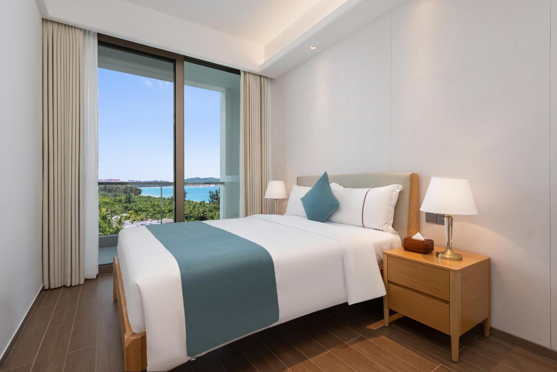 270° Sea-View Two-Bedroom Suite (Living Room, Kitchen, Balcony, Fridge, Washing Machine)