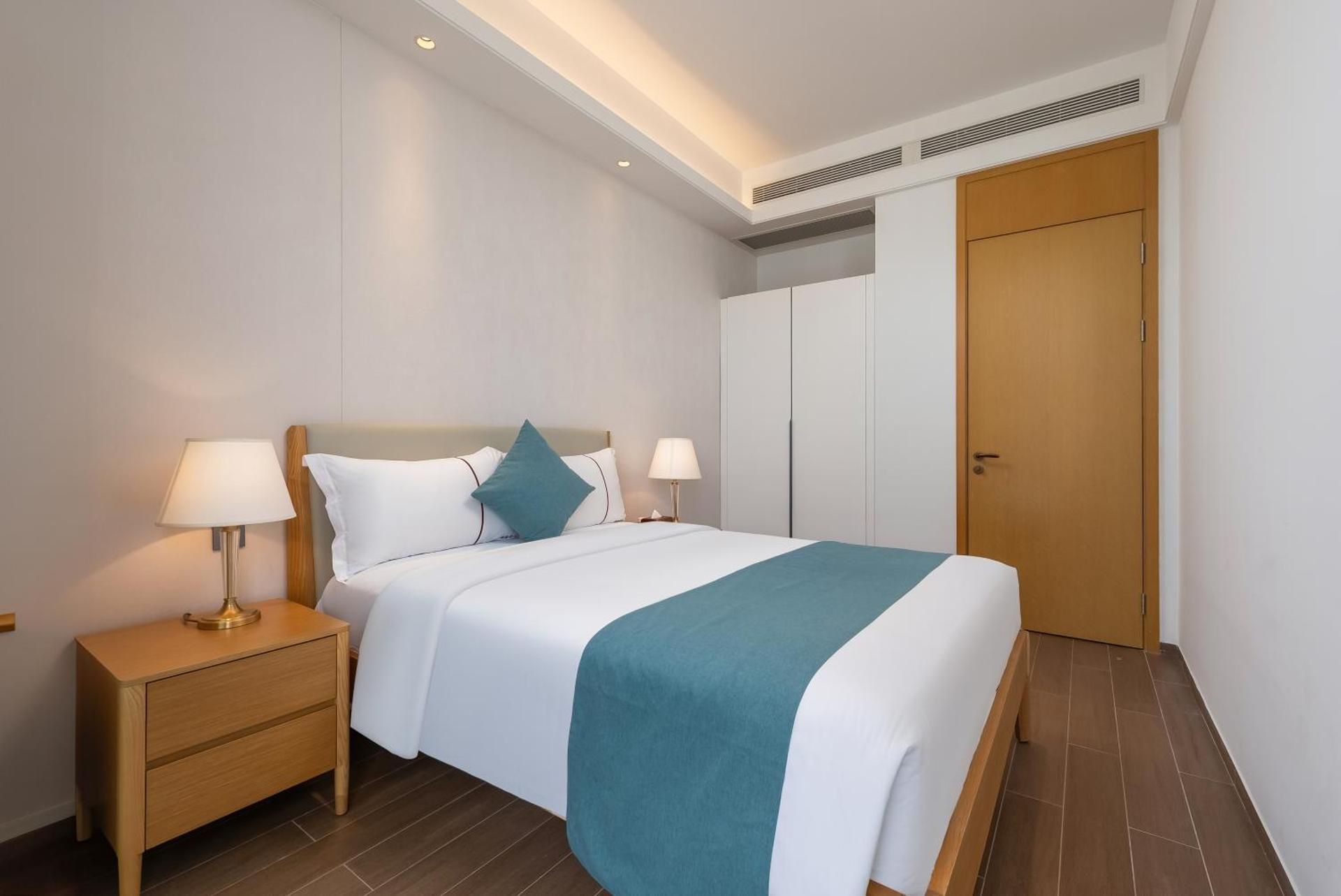 270° Sea-View Two-Bedroom Suite (Living Room, Kitchen, Balcony, Fridge, Washing Machine)