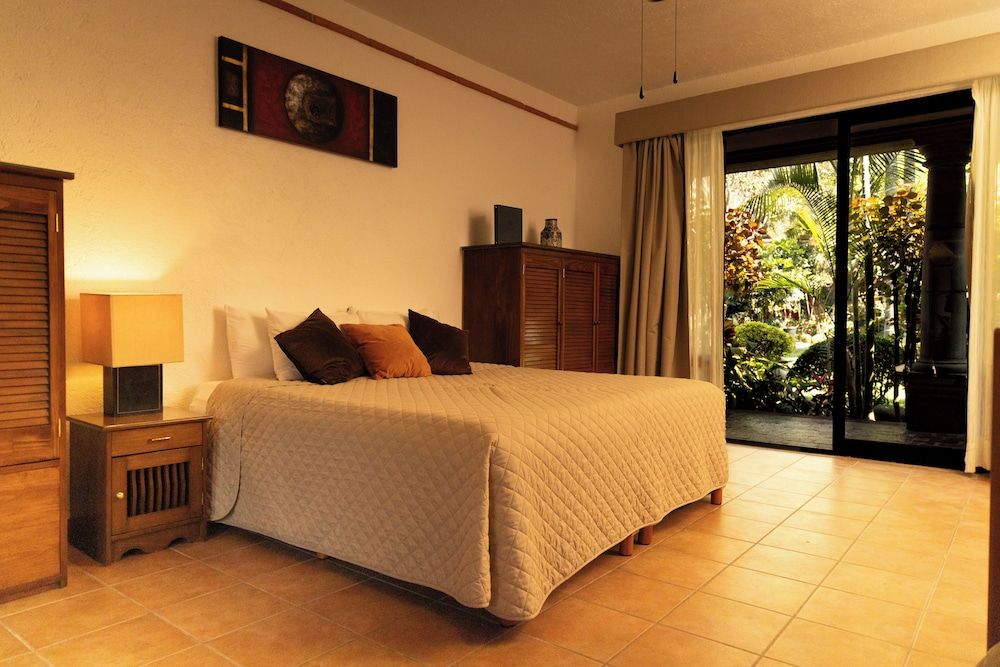 Hacienda Suite with private external bathroom