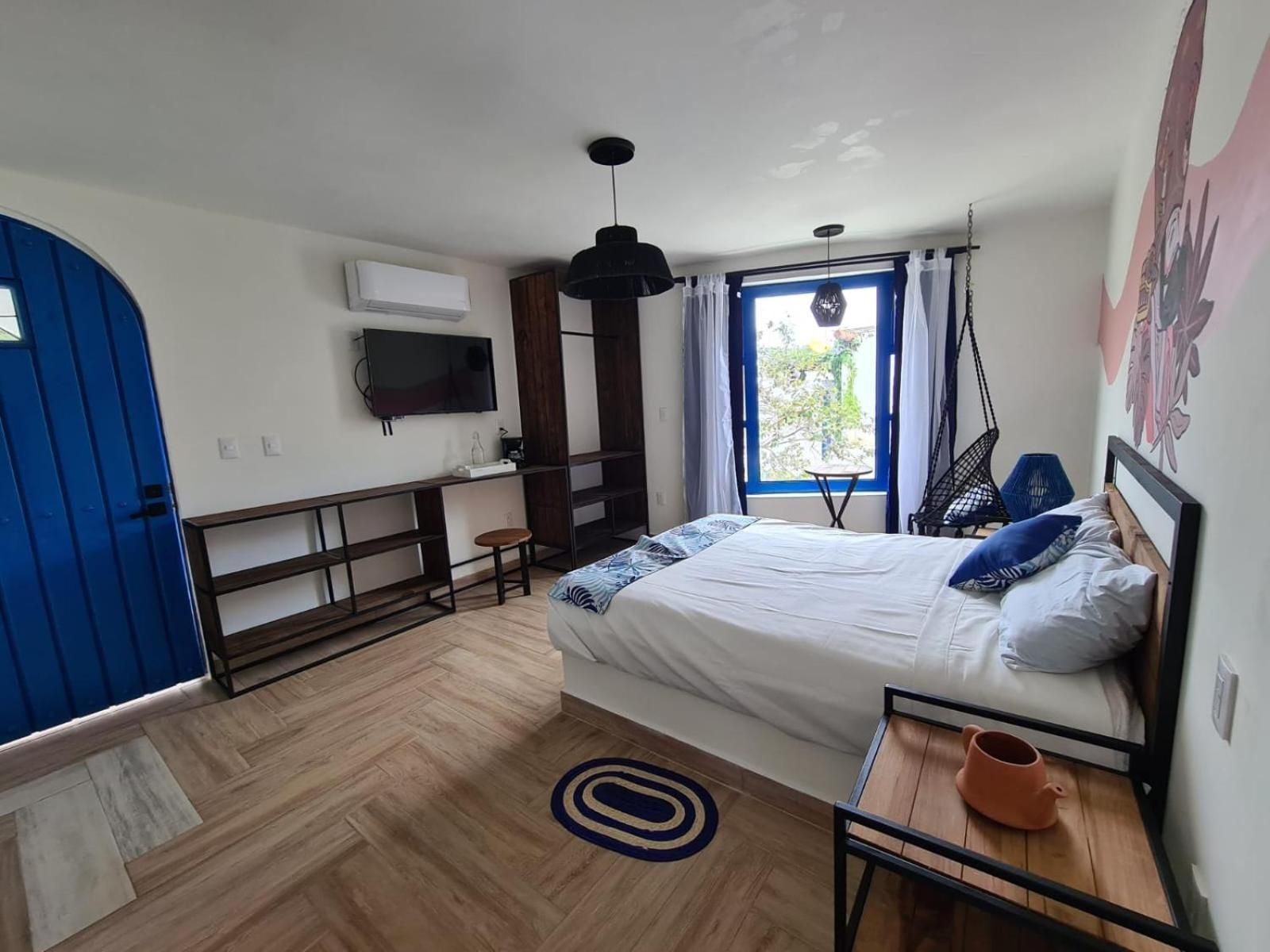 Deluxe Room (2 Adults + 1 Child)