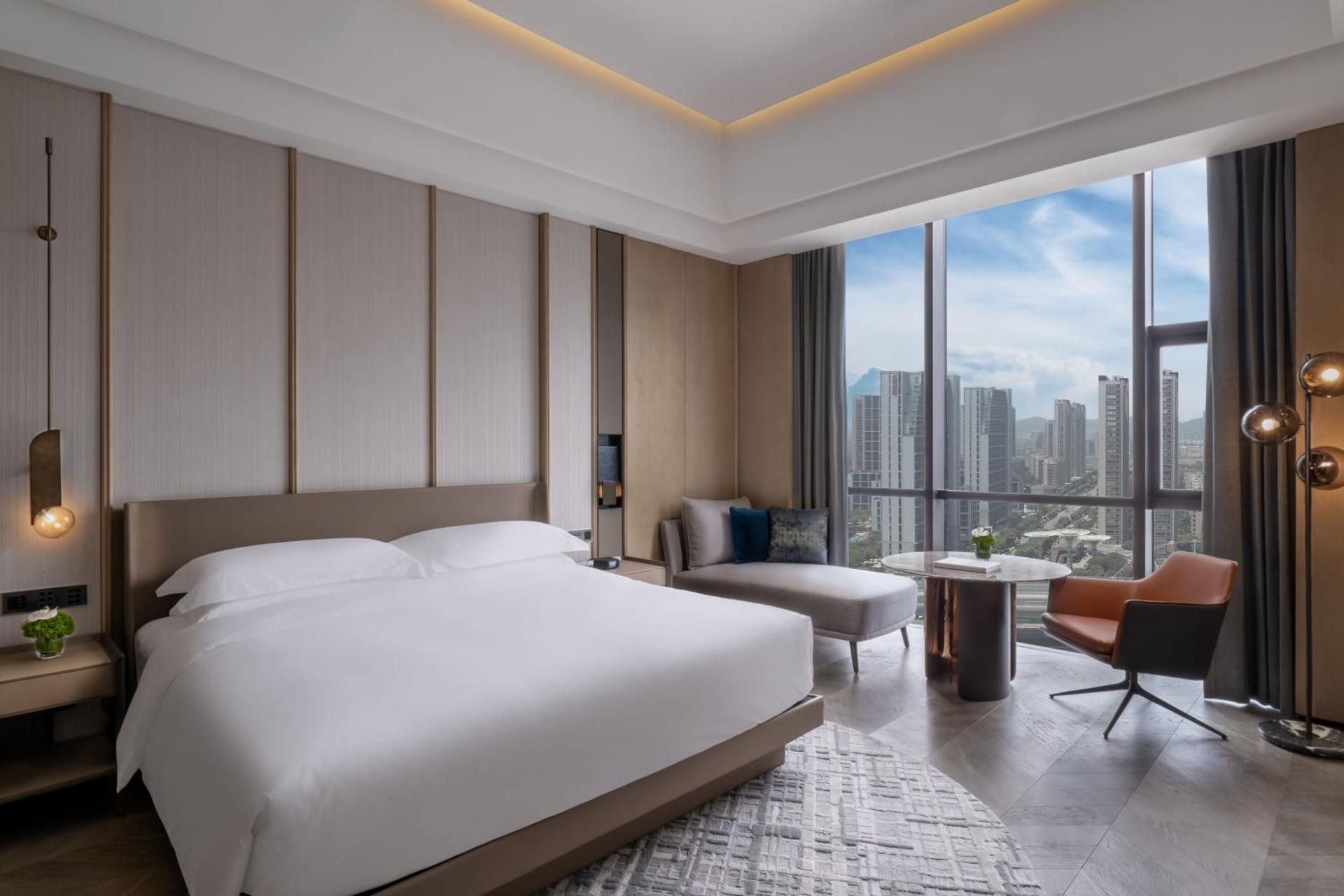 Classic King Room with Club Access