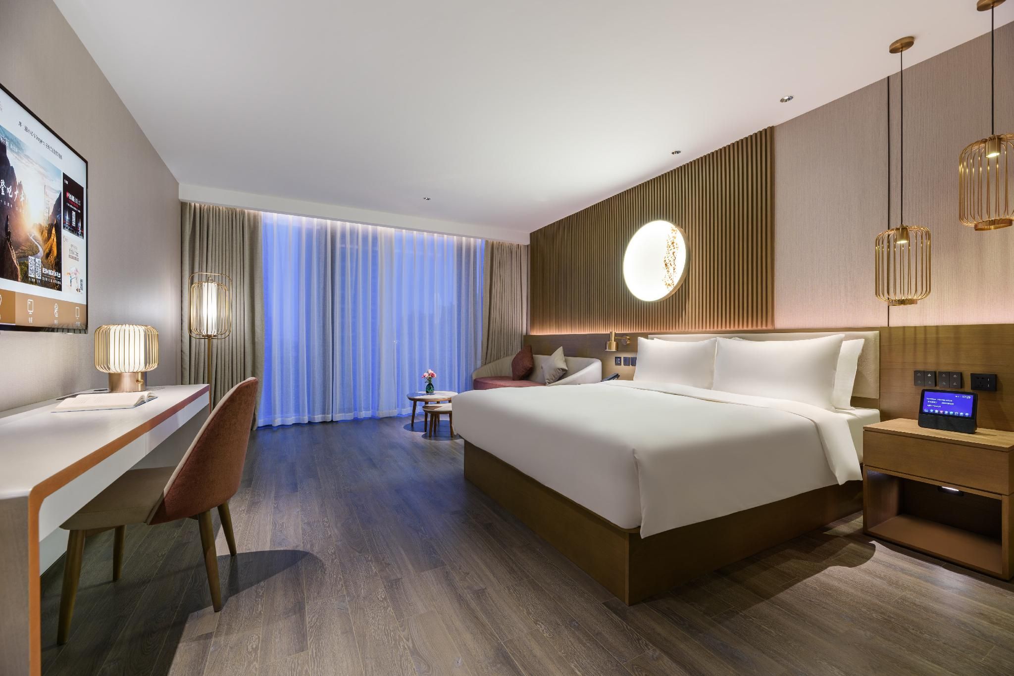 Huazhu - Deluxe Bed Room With View