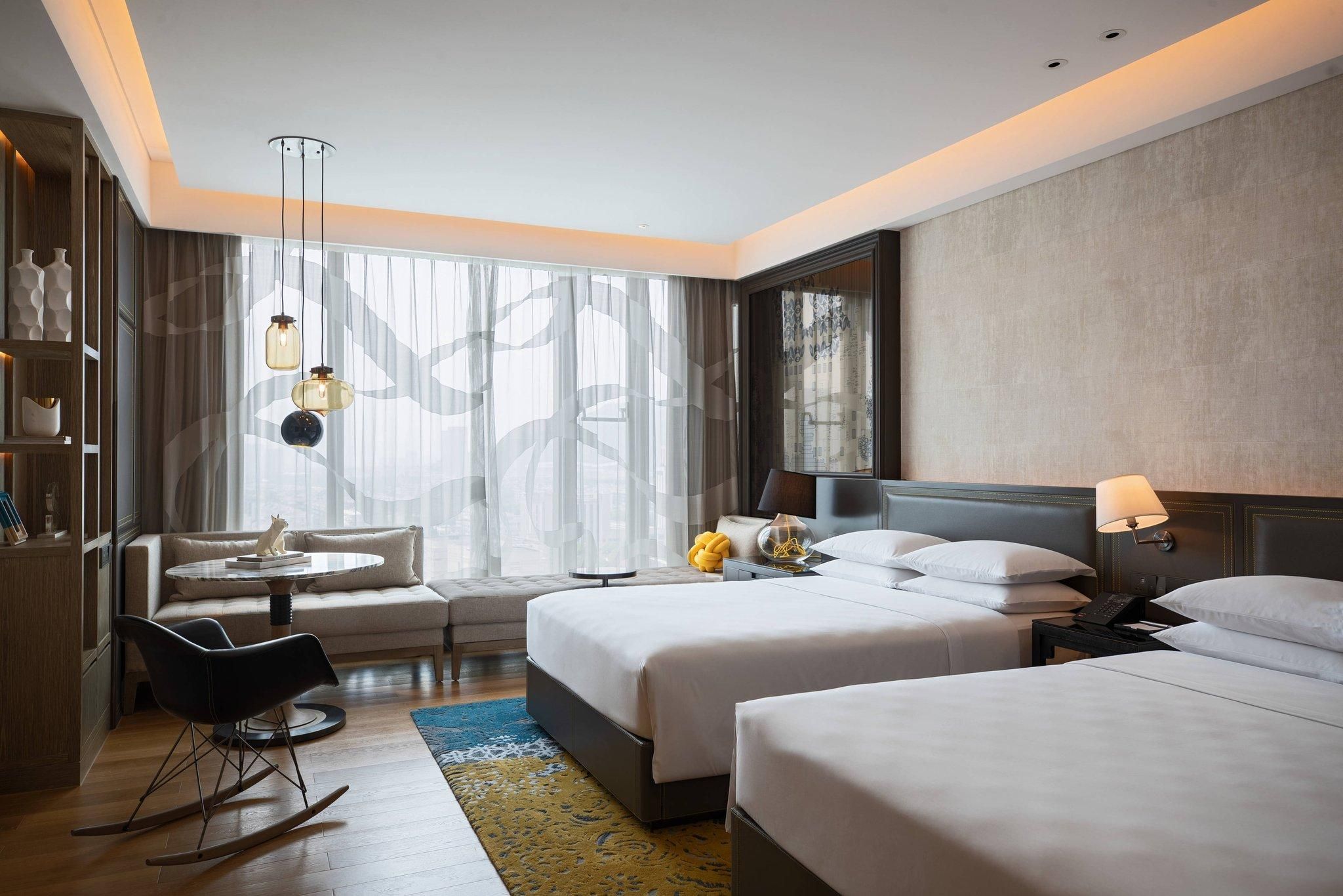 Club lounge access, Guest room, 2 Double, City view
