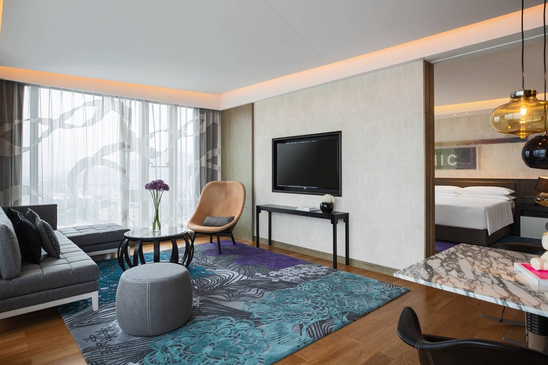 Club lounge access, Presidential Suite, 1 King, City view