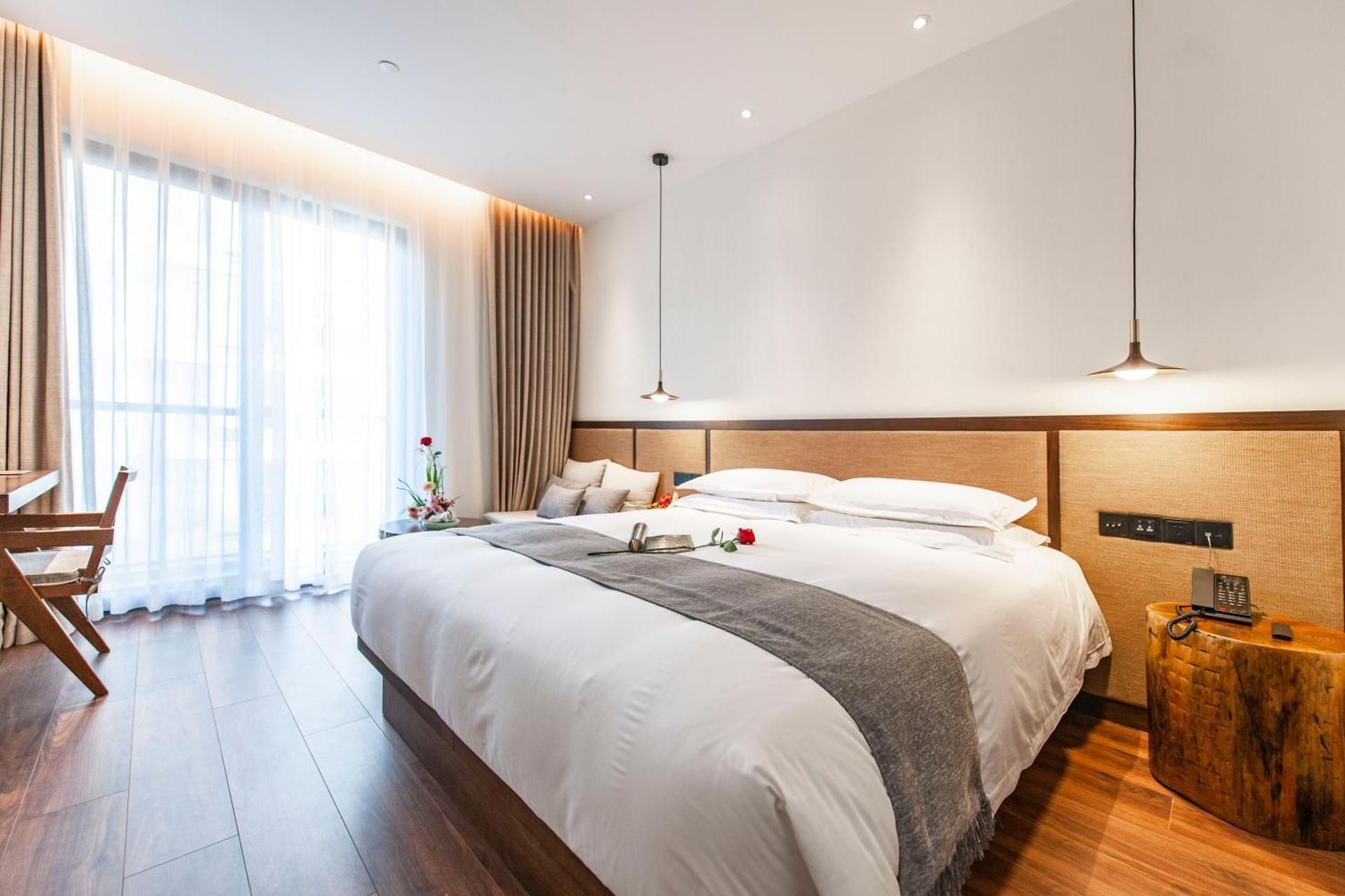 Deluxe King Room