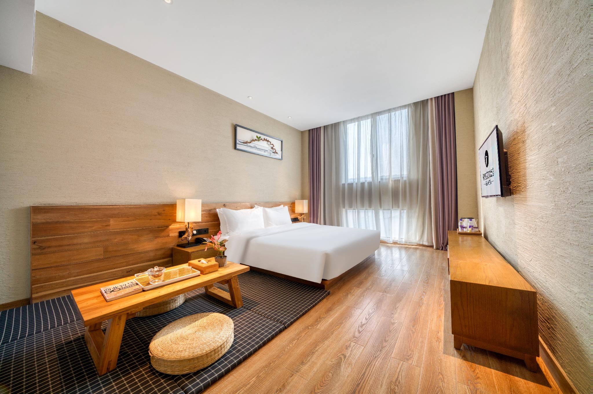 Deluxe King Bed Room